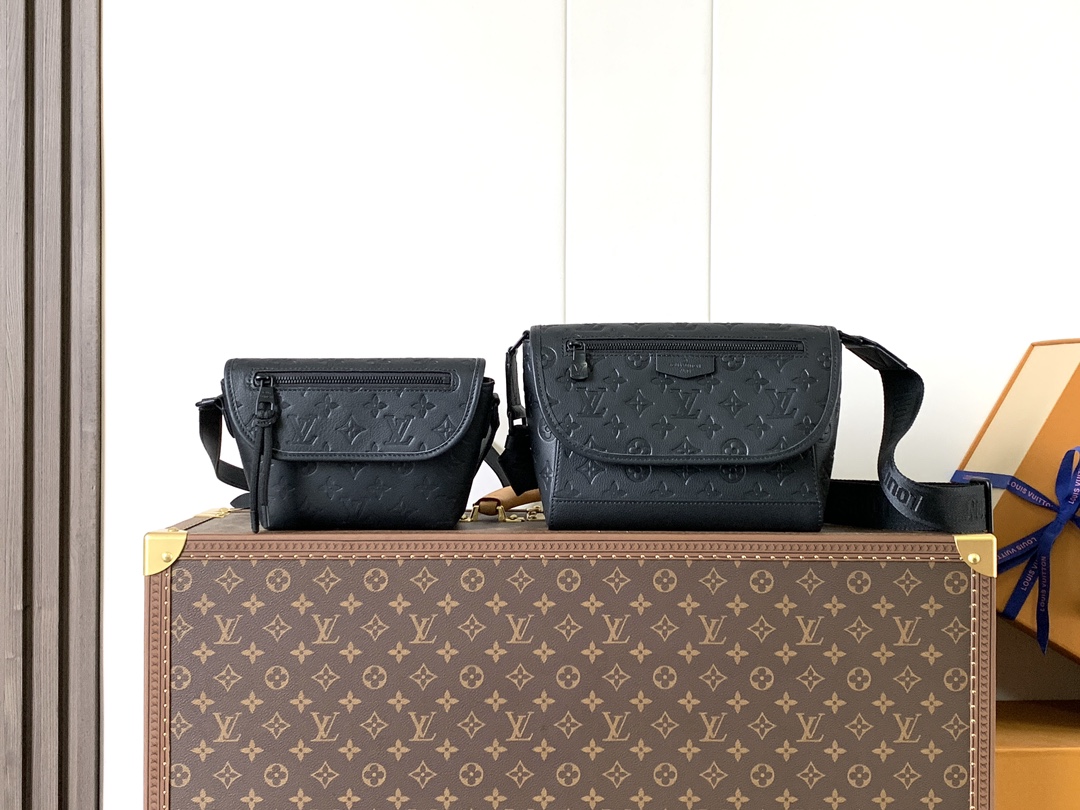 TOP Louis Vuitton LV Pulse Monogram Shadow Handbag 22x16x5cm/26x17x11cm - Black