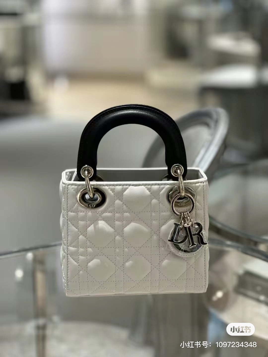 TOP Christian Dior Lambskin Lady Dior Bags 17 x 7.5x 14cm/20×16.5×8cm - Black Paired With White