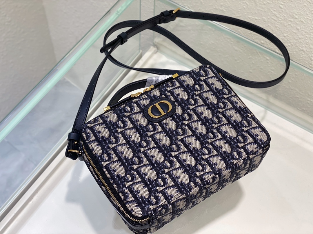 TOP Christian Dior 30 Montaigne Box Handbag 19.5 x 15 x 6cm - Blue Oblique print