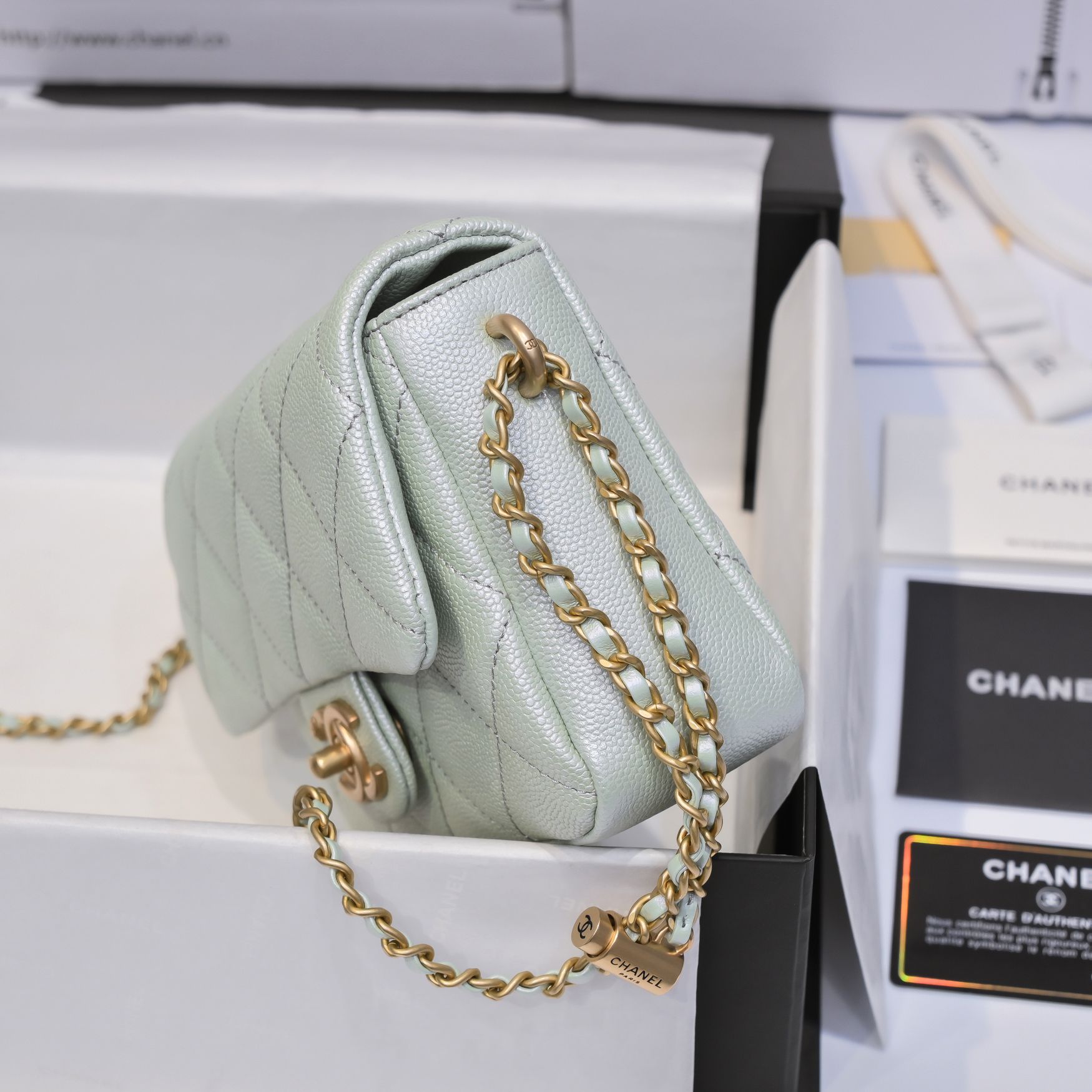 TOP CHANEL Classic Flap Bag Adjustable Chain SS21 Mini Square 19x13x6cm - Green