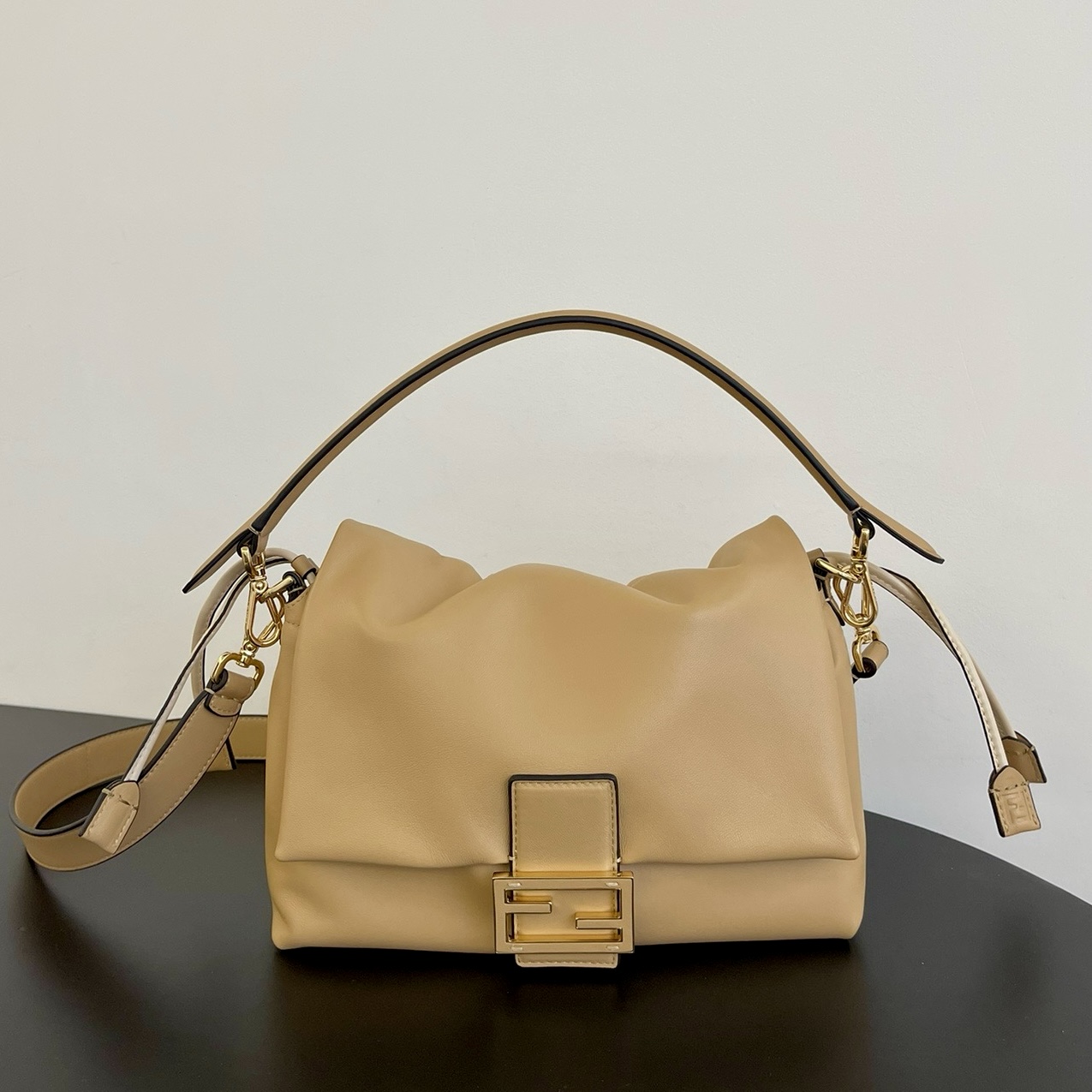 TOP FENDI Mamma Baguette Bag 26.5x8.5x18cm - Khaki