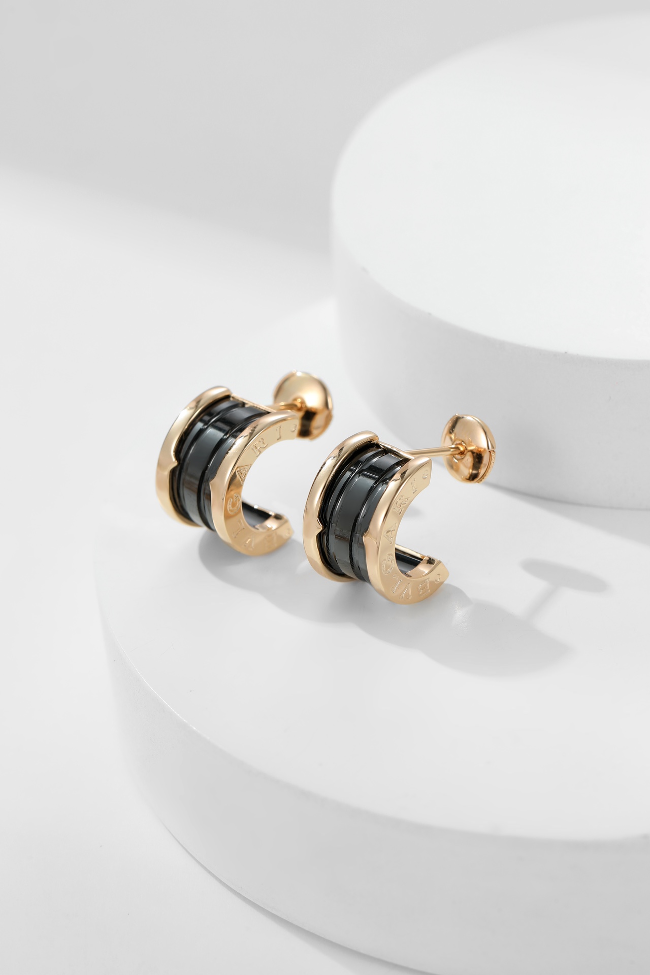 TOP BVLGARI Black and White Ceramic Earrings