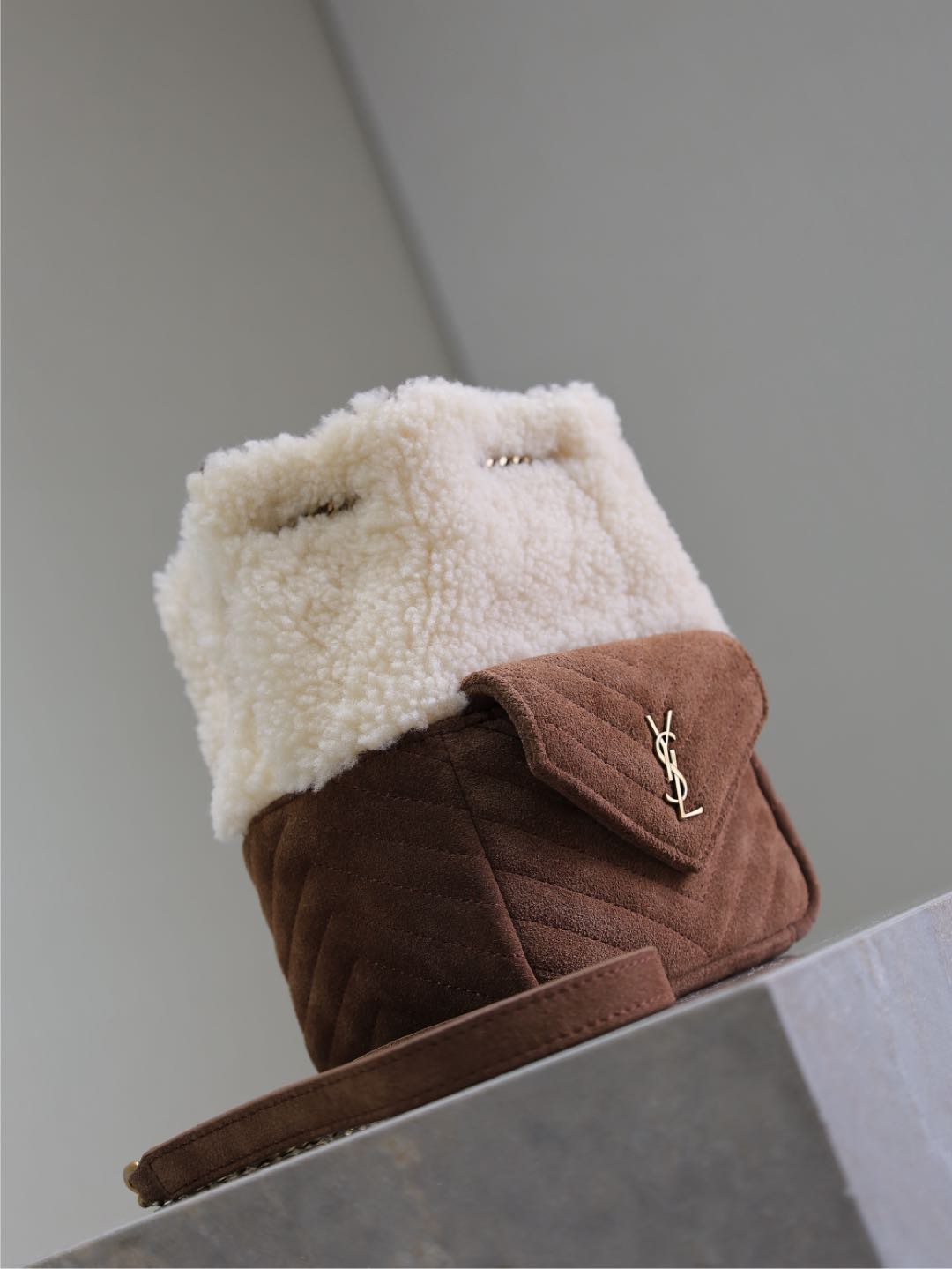TOP Yves Saint Laurent YSL Joe Bag Nubuck/Lambswool 19x13x13cm - Brown/Beige