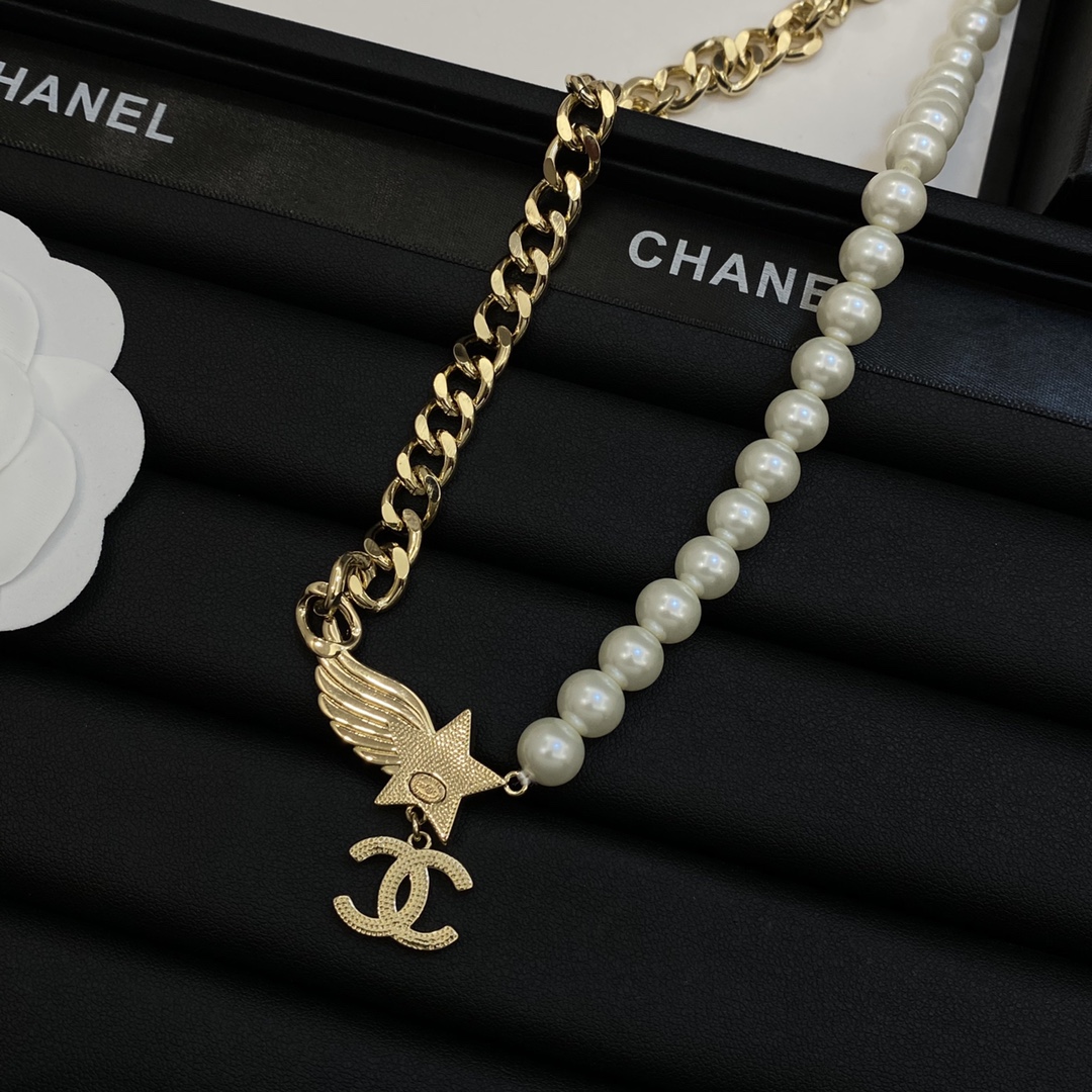 TOP CHANEL CC Necklace - Gold