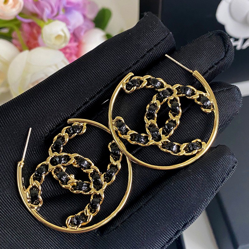 TOP CHANEL Earrings - Gold