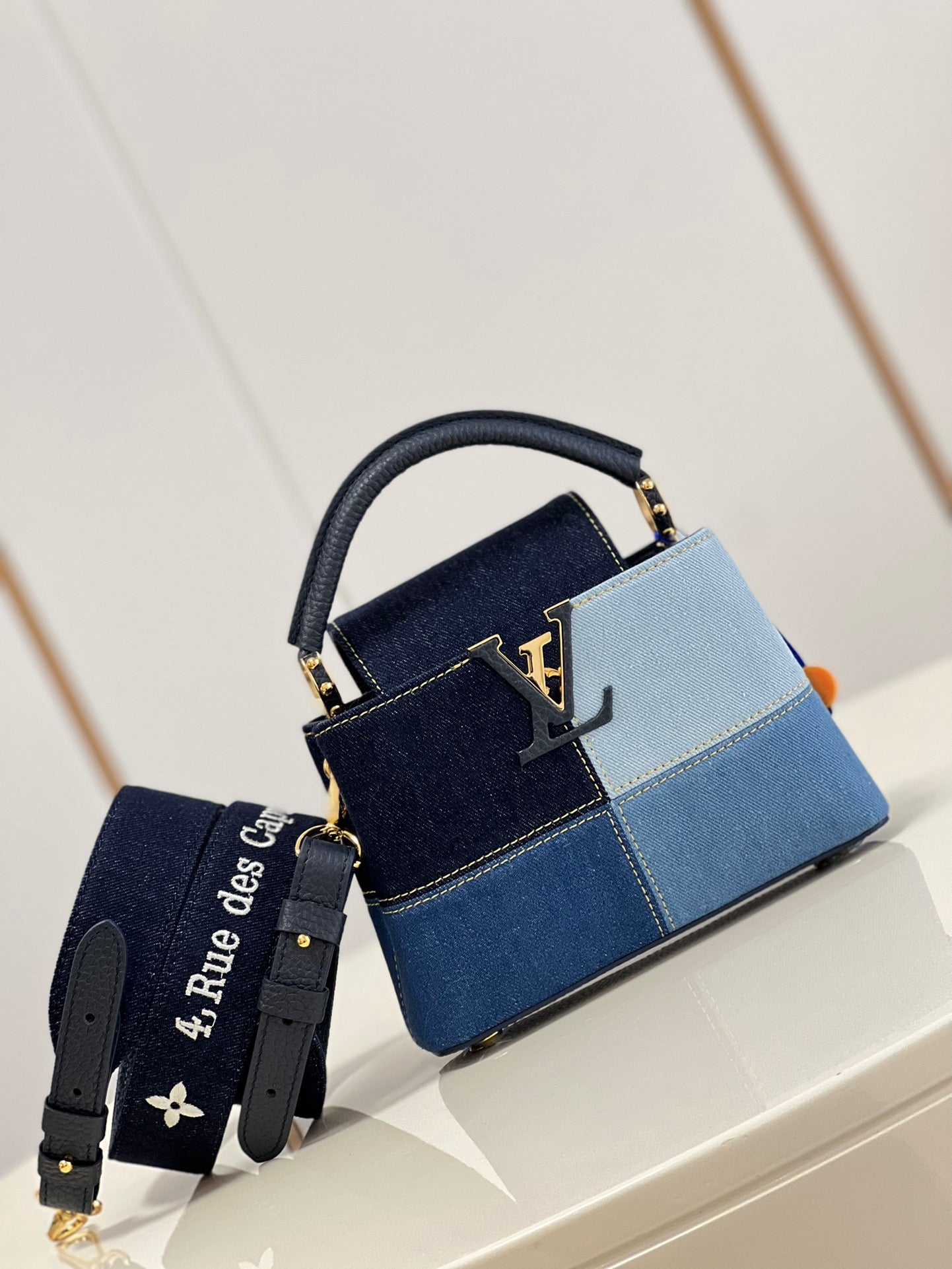 TOP Louis Vuitton LV Capucines Color Block Denim Bag 21x14x8cm  - Blue