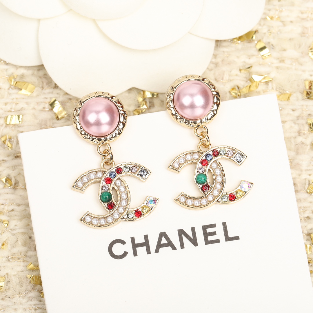 TOP CHANEL Earrings