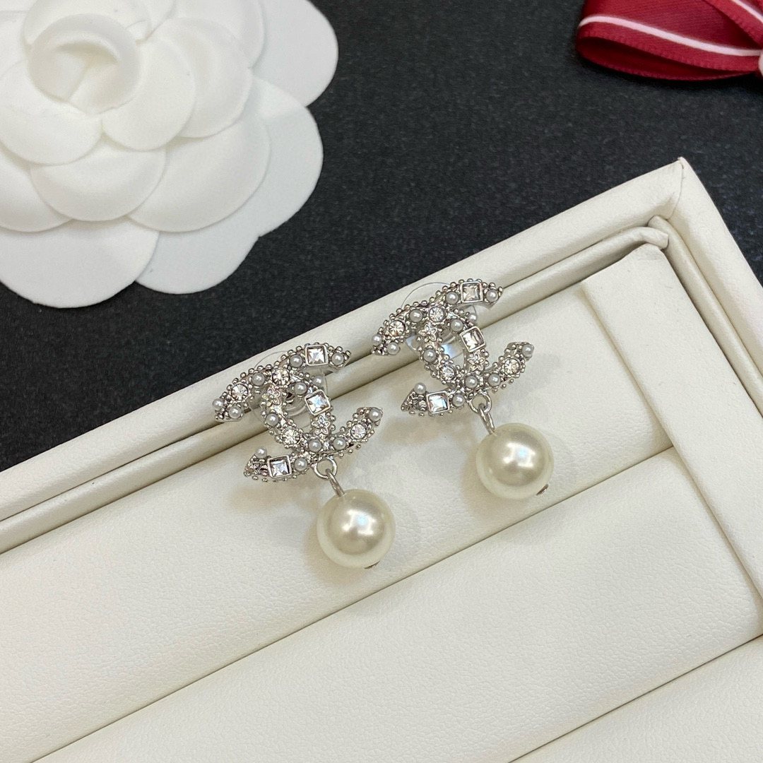 TOP CHANEL Earrings - Collection