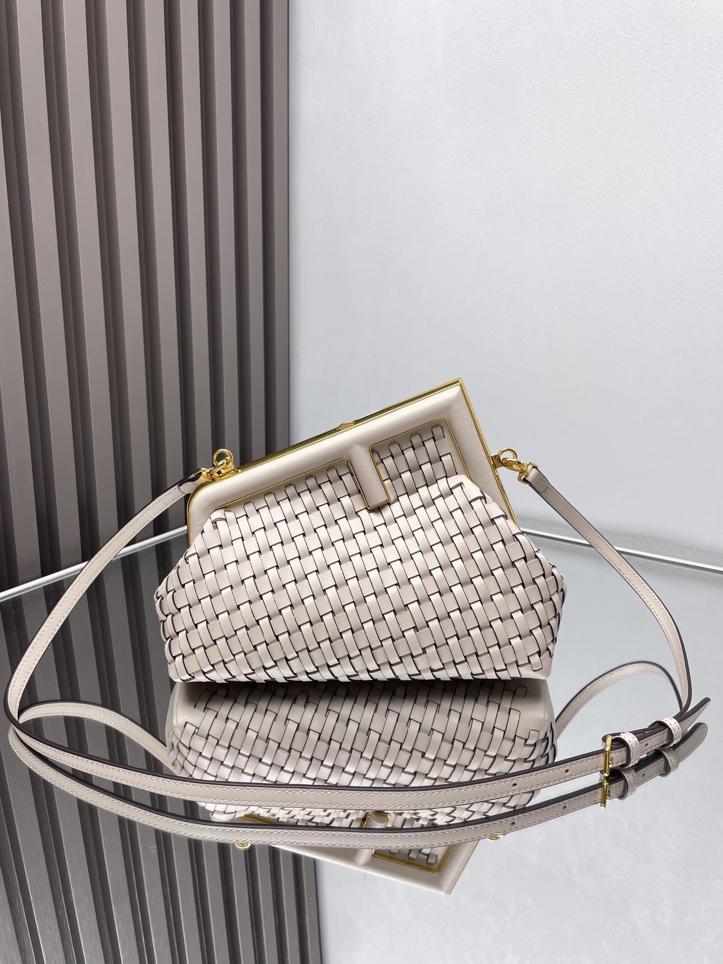 TOP FENDI First Bag Sheepskin Weaving 24x9x18cm - 2 Color