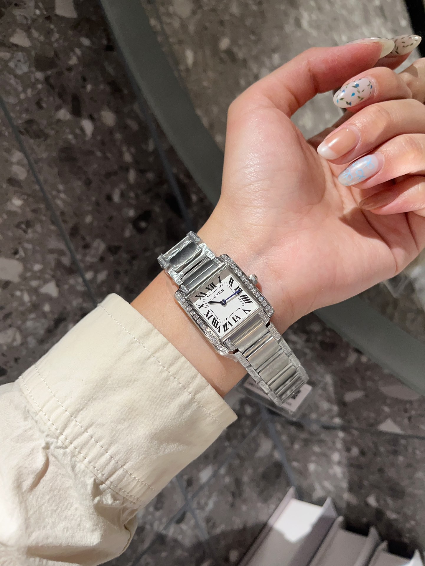 TOP Cartier Tank Must Watch - 2 Sizes