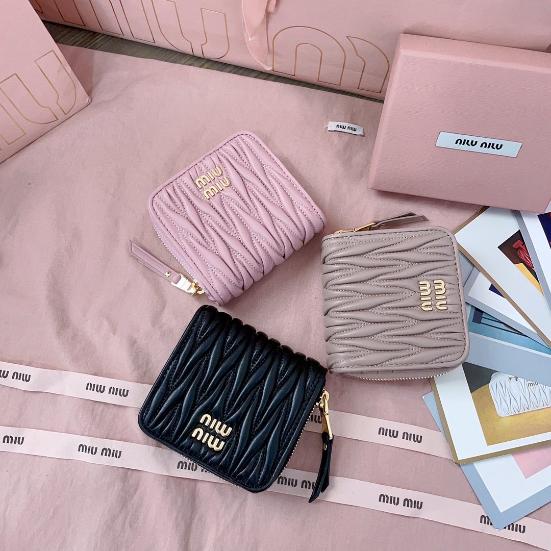TOP Miu Miu Lambskin Wallet 10x10cm - 3 Color