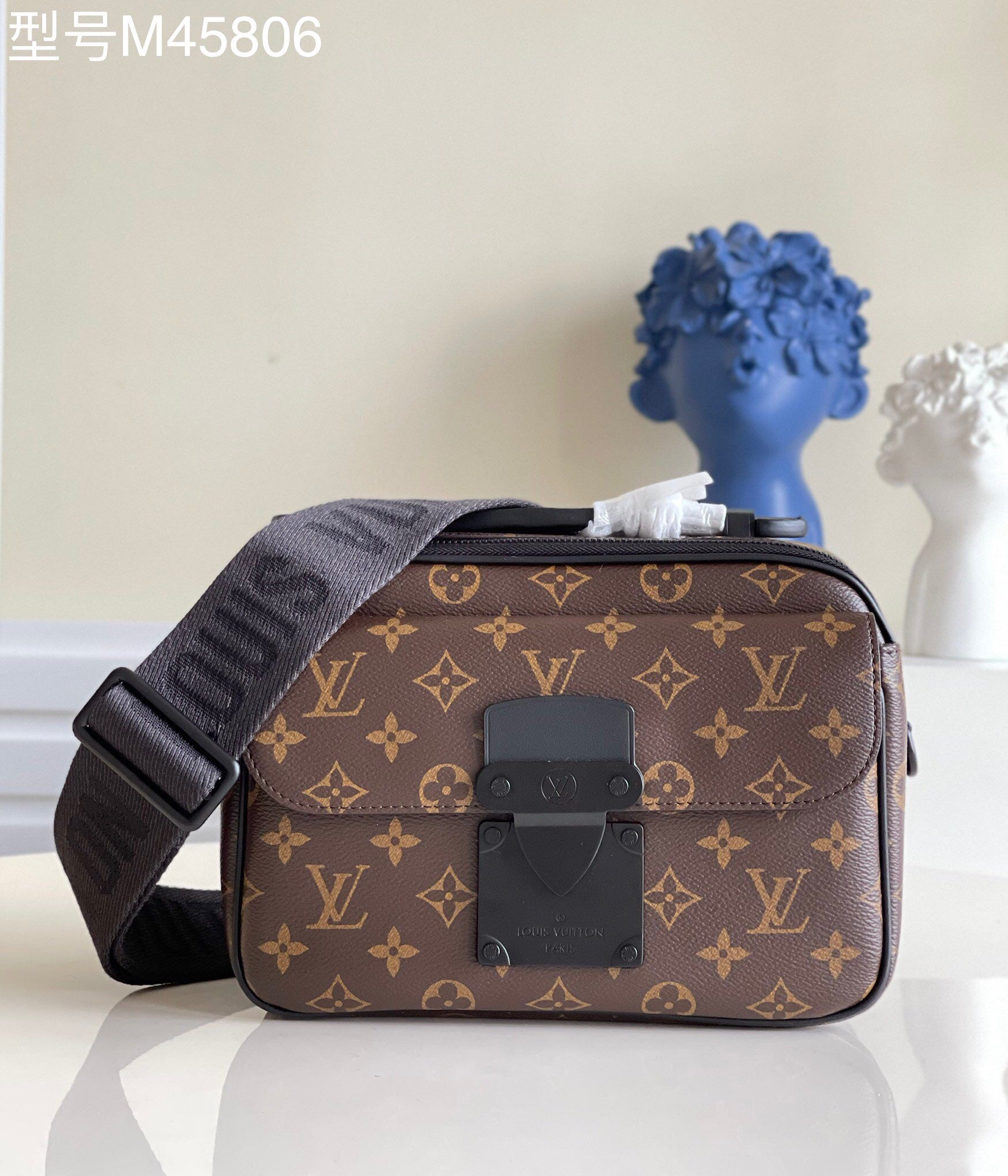 TOP Louis Vuitton LV Monogram Unisex Macassar S Lock Messenger Bag 22*18*8cm - Black