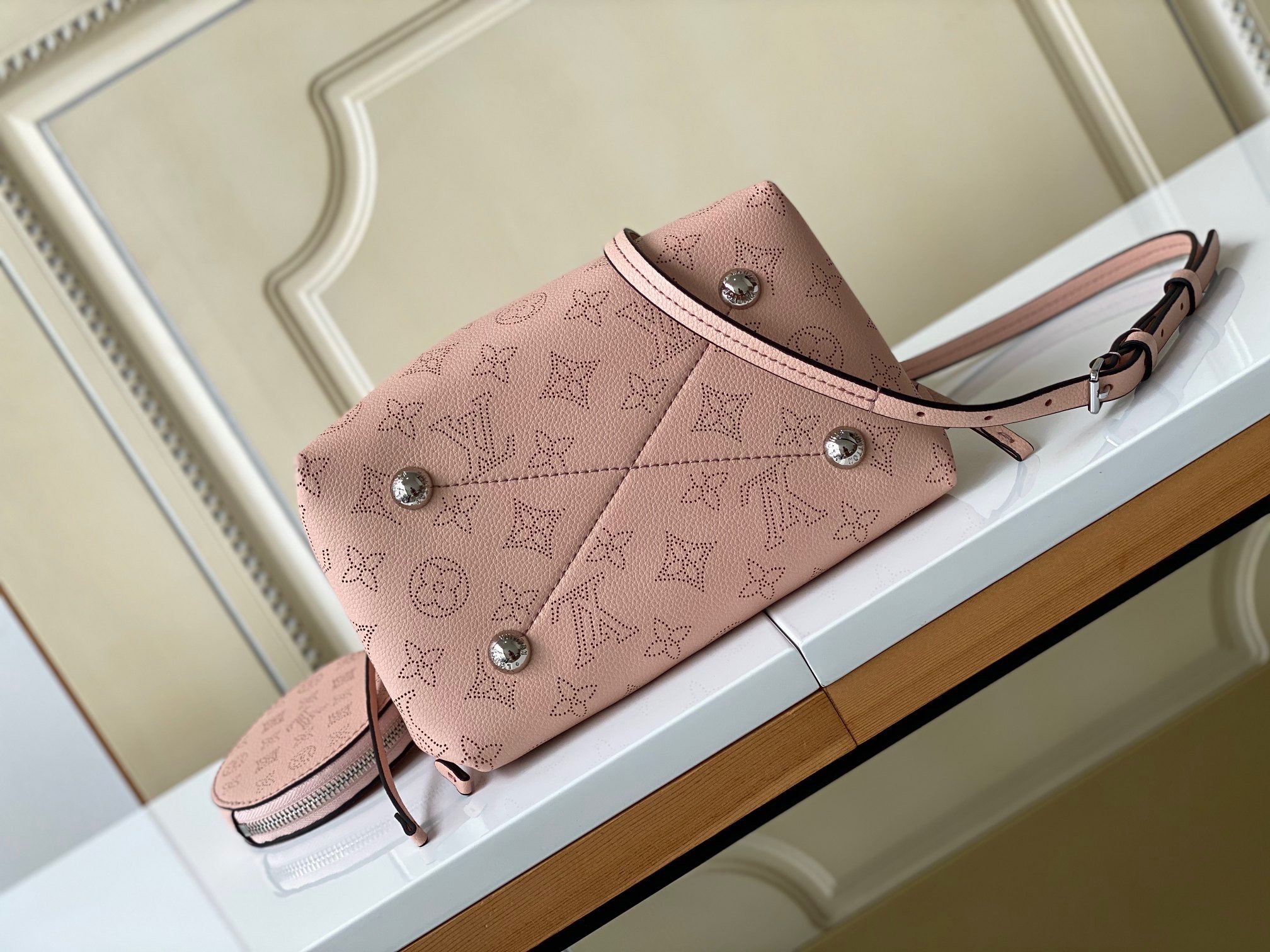 TOP Louis Vuitton LV  Mahina Bella Bag 22x19x14cm- Pink