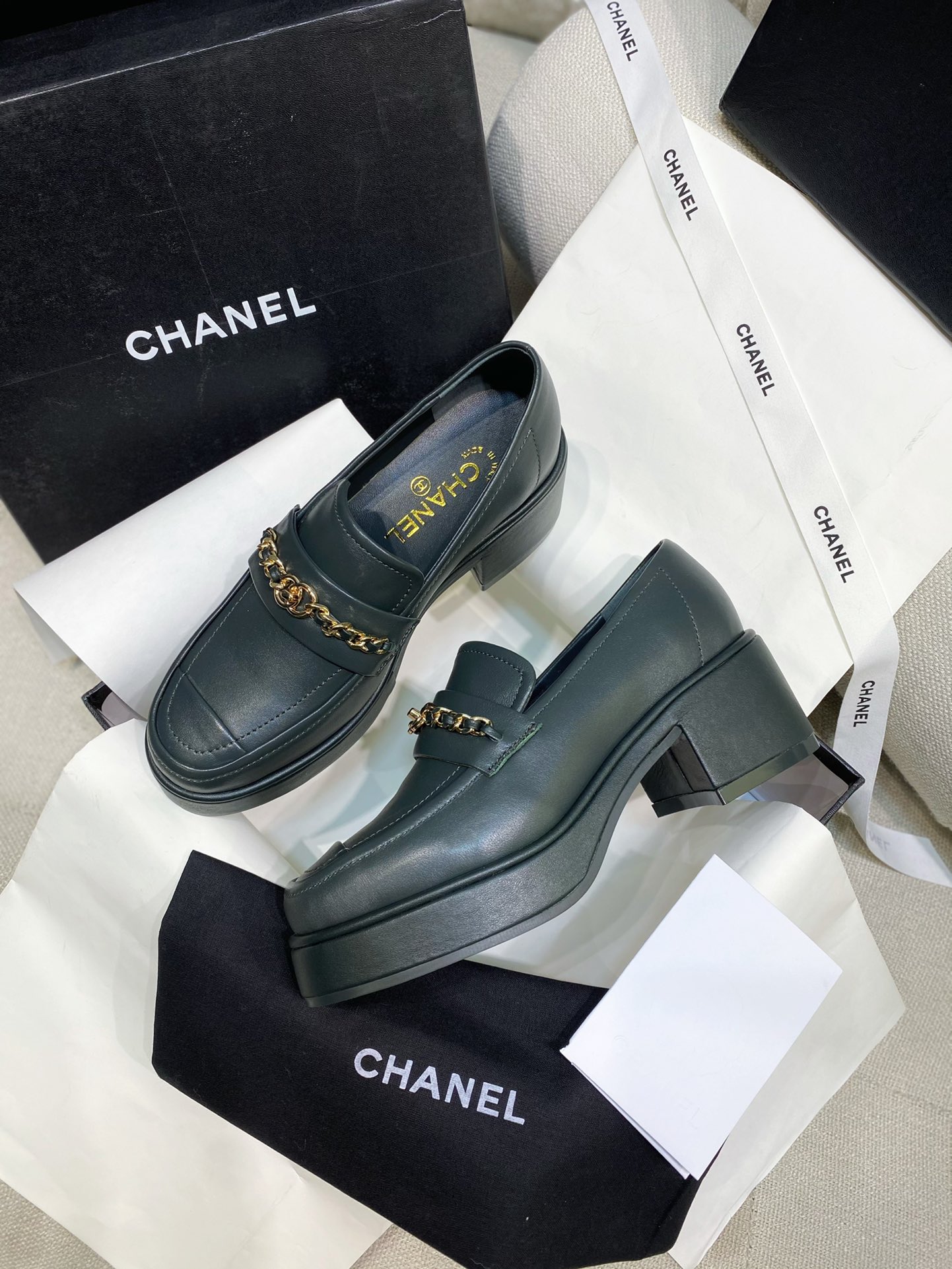 TOP CHANEL Loafers with Small CC Logo Sheepskin - 5 Color
