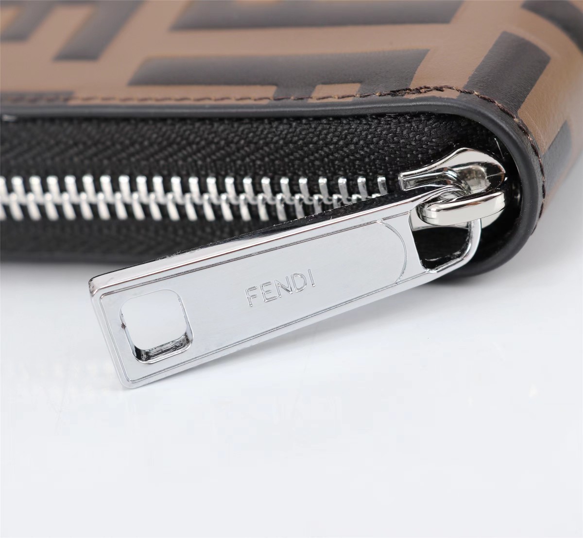 TOP FENDI Leather Wallet