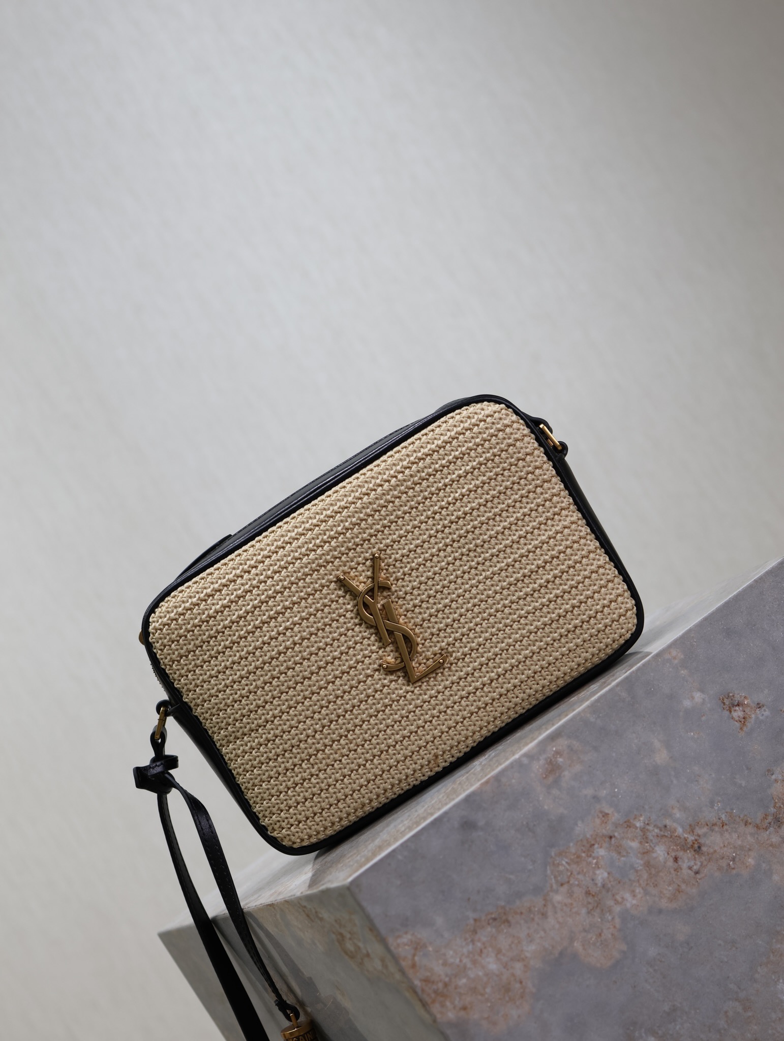 TOP Yves Saint Laurent YSL Lou Camera Bag 23x16x6cm - Khaki