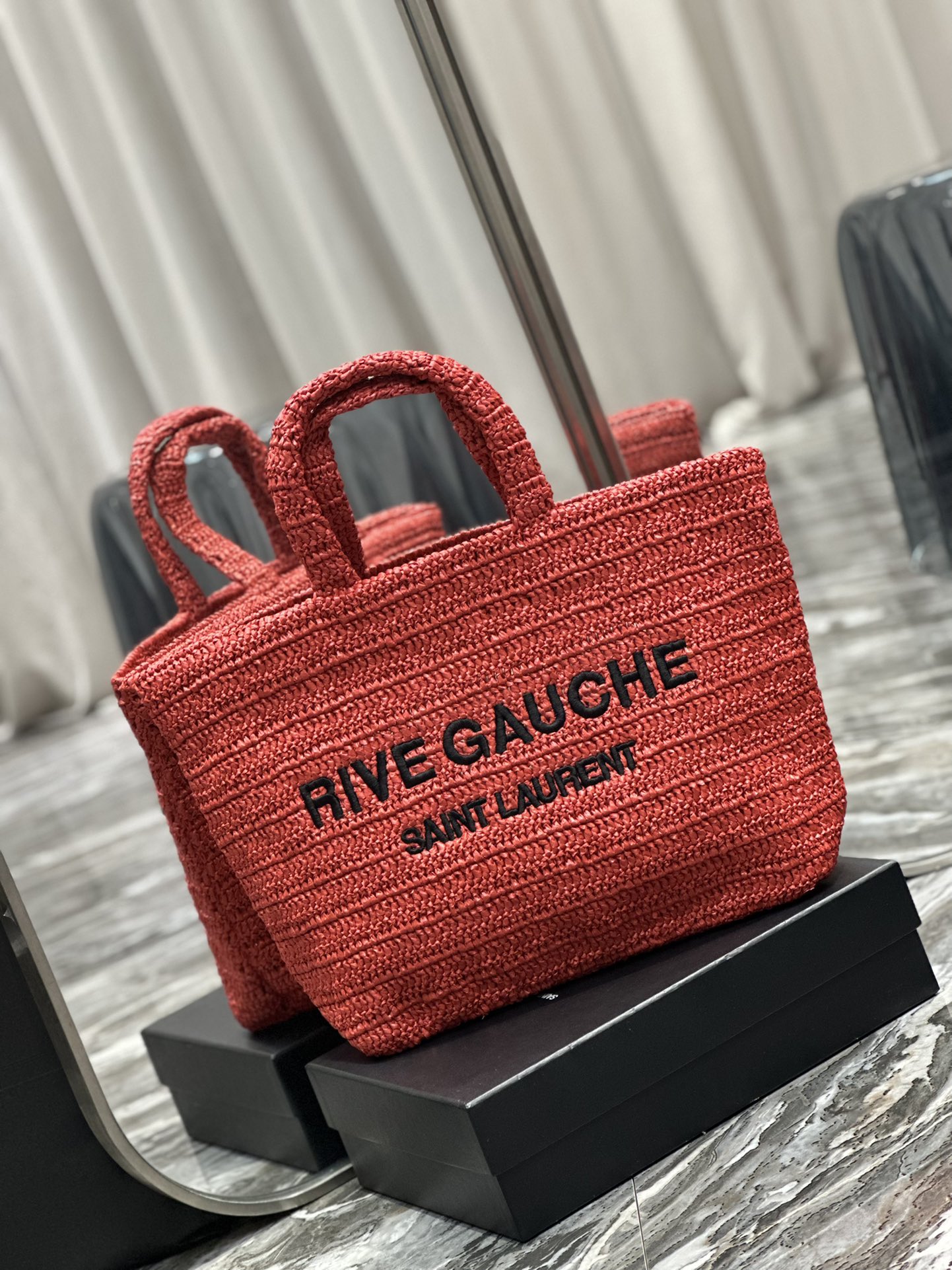 TOP Yves Saint Laurent YSL Rive Gauche Straw Tote Bag - Red