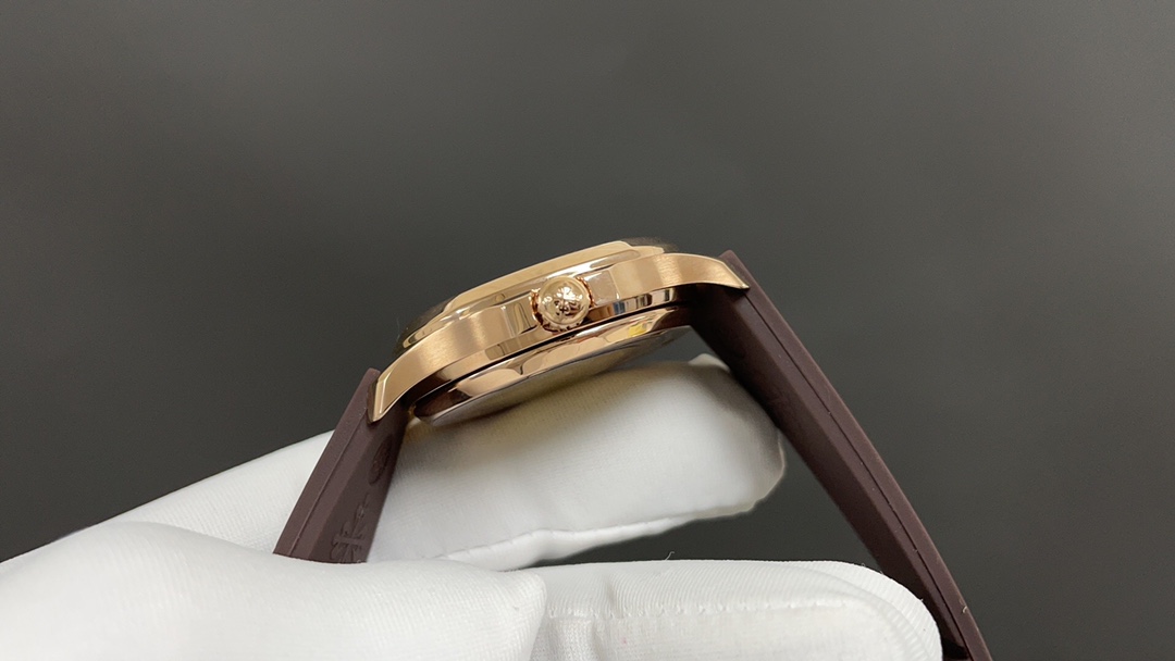 TOP Patek Philippe AQUANAUT Women's 35.6mm Watch - Brown with Gold