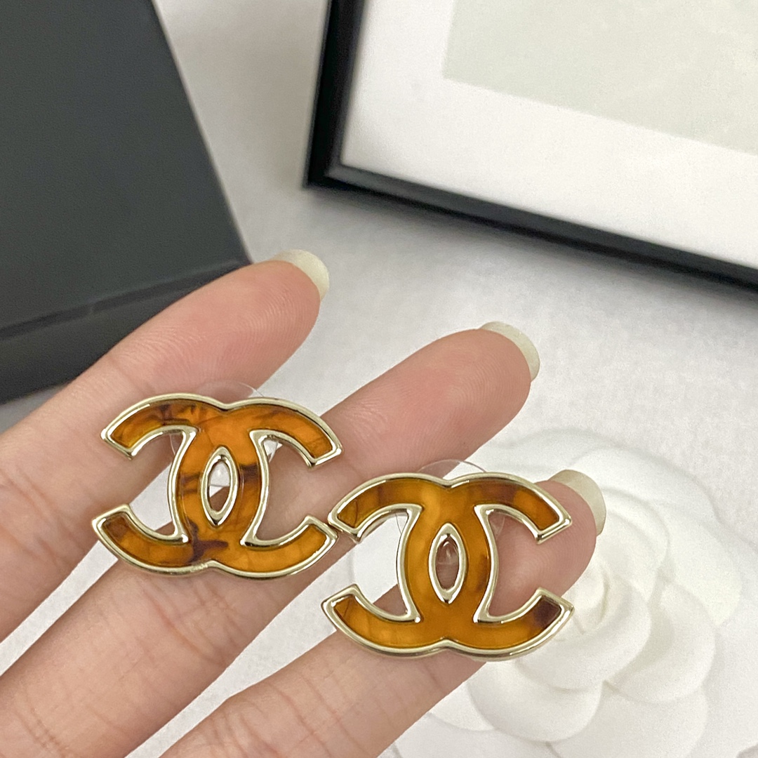 TOP CHANEL Dounble C Earrings