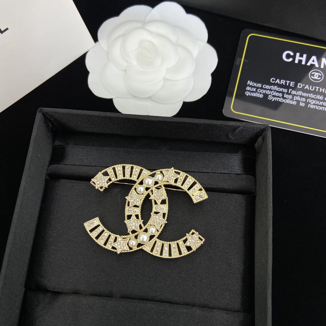 TOP CHANEL Brooch Collections