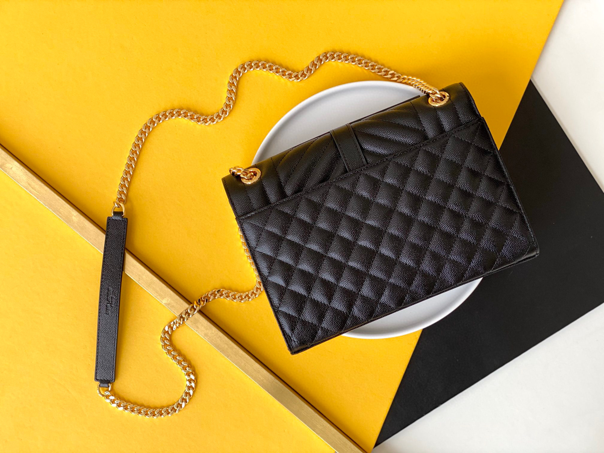 TOP Yves Saint Laurent YSL Envelope Bag Caviar Medium 24cm - Black & GHW