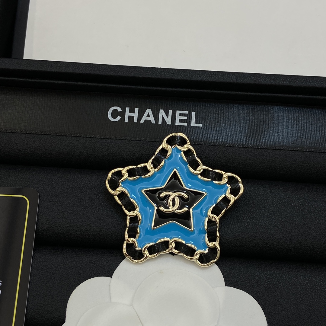 TOP CHANEL Star Brooch