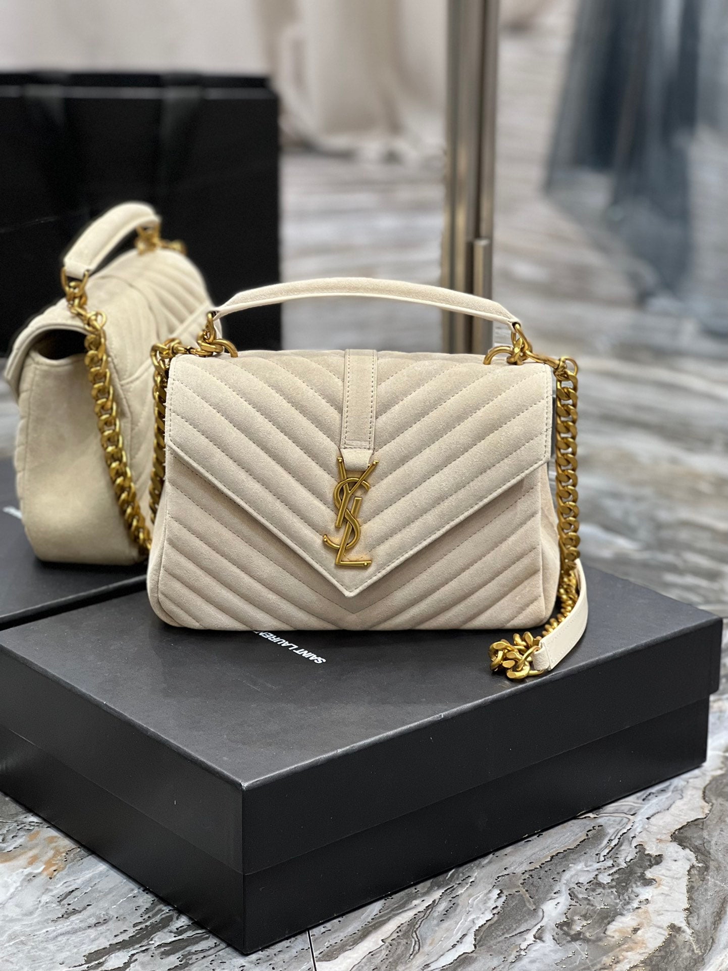 TOP Yves Saint Laurent YSL Small College Suede Handbag - White