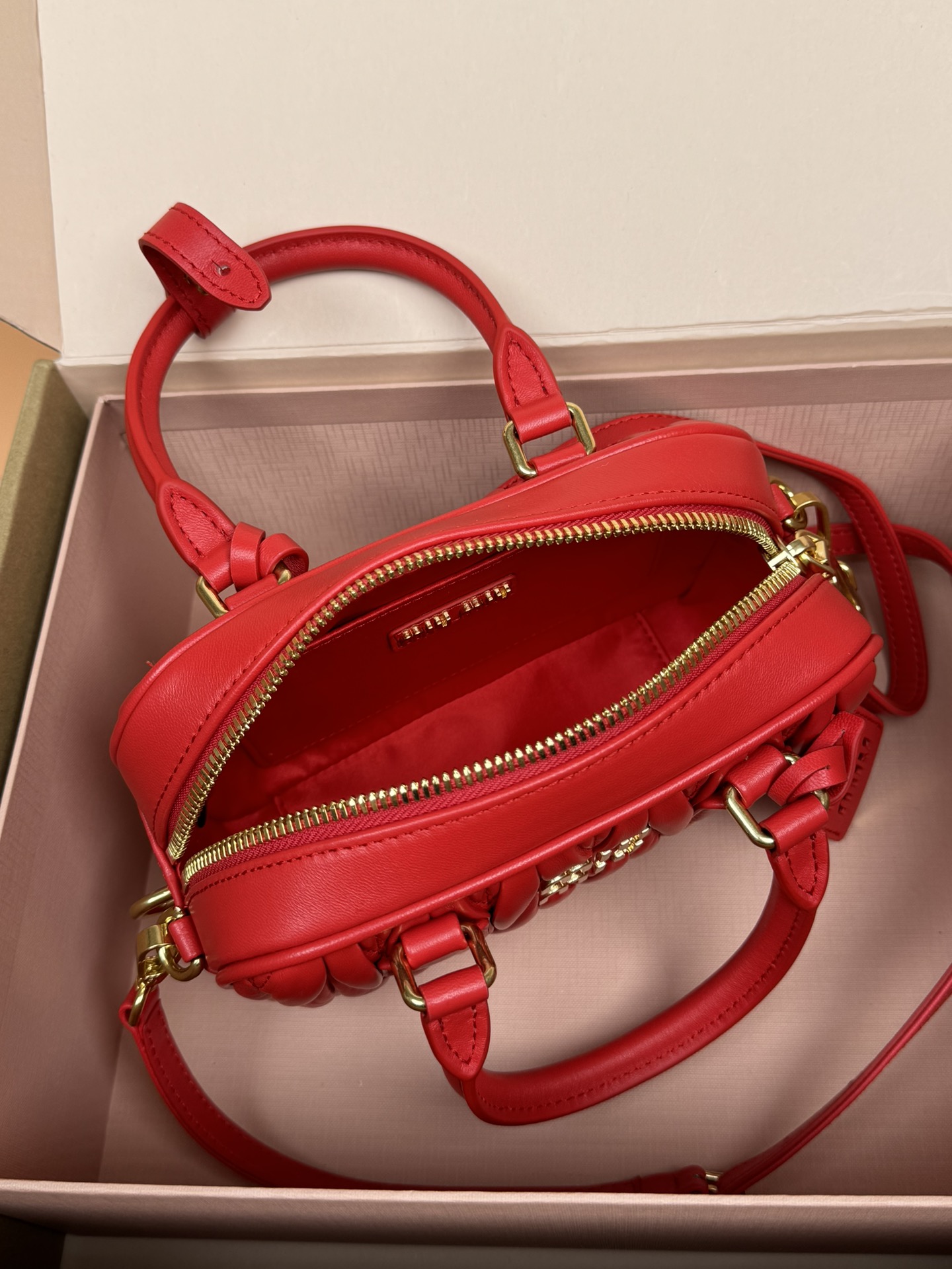 TOP Miu Miu Arcadie Matelasse Bowling Bag Lambskin 19X13X6CM - 5 Color