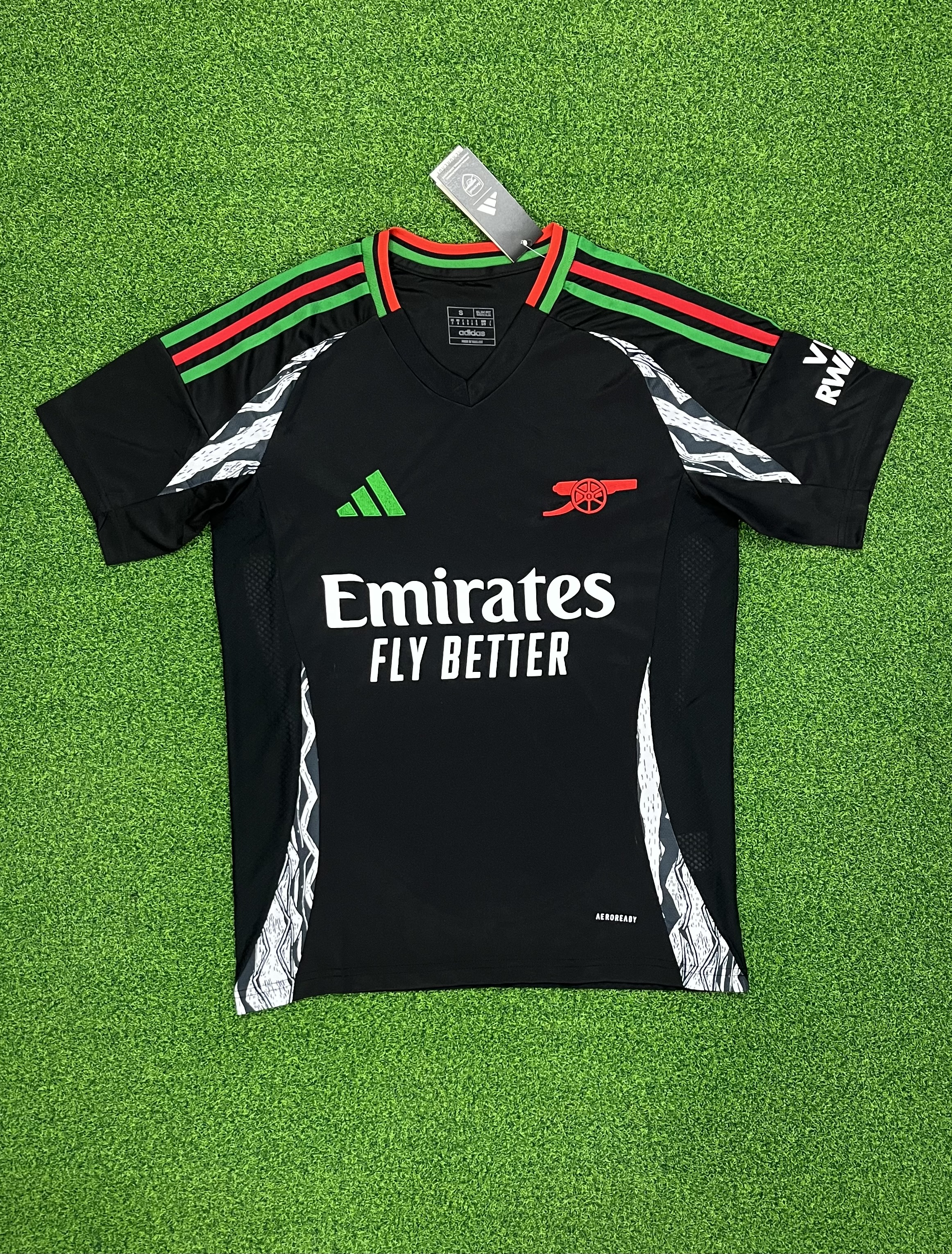 2425 Arsenal away jersey.Player embroidery version