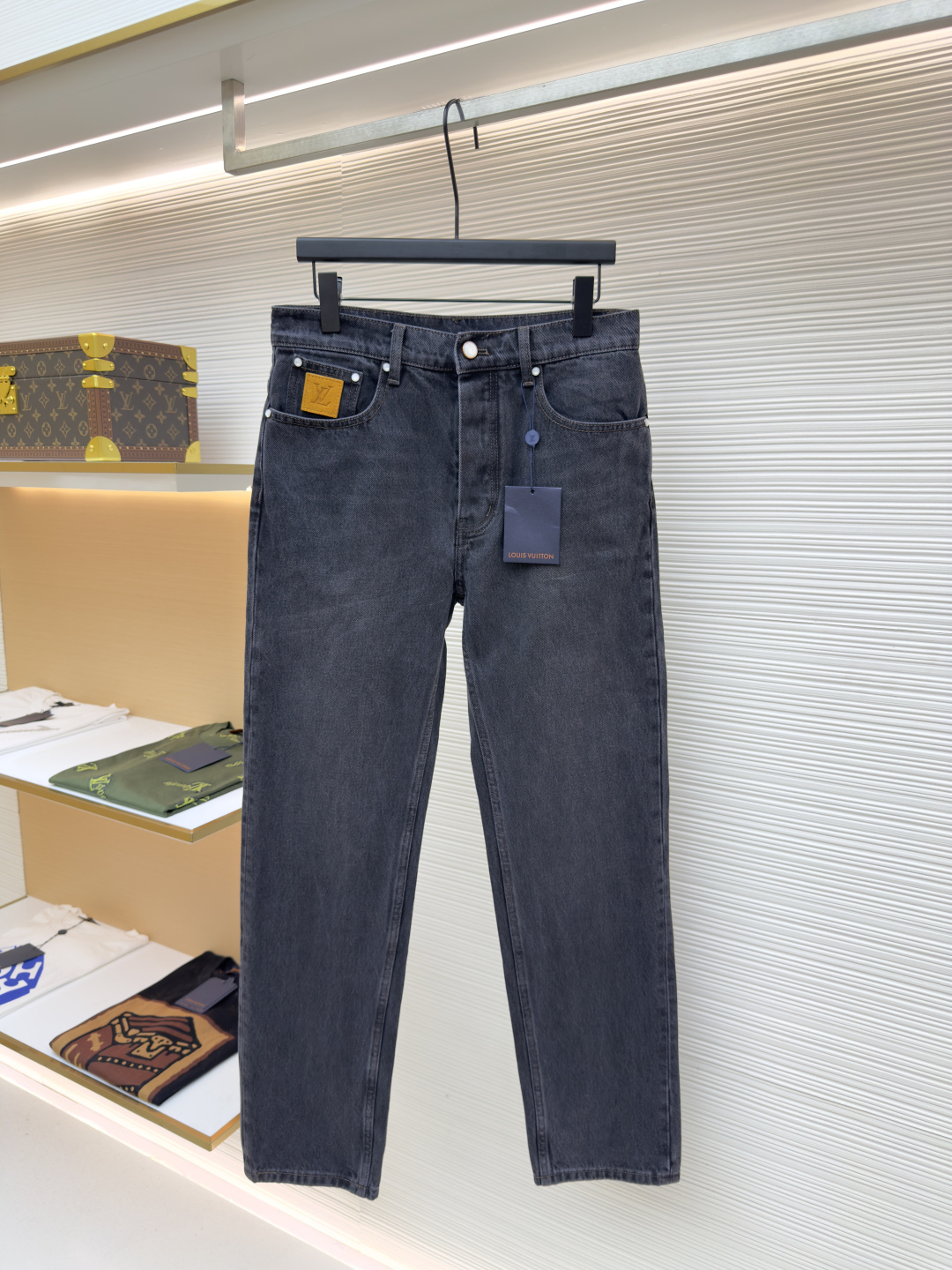 LOUISVUITTON 贴布字母牛仔裤