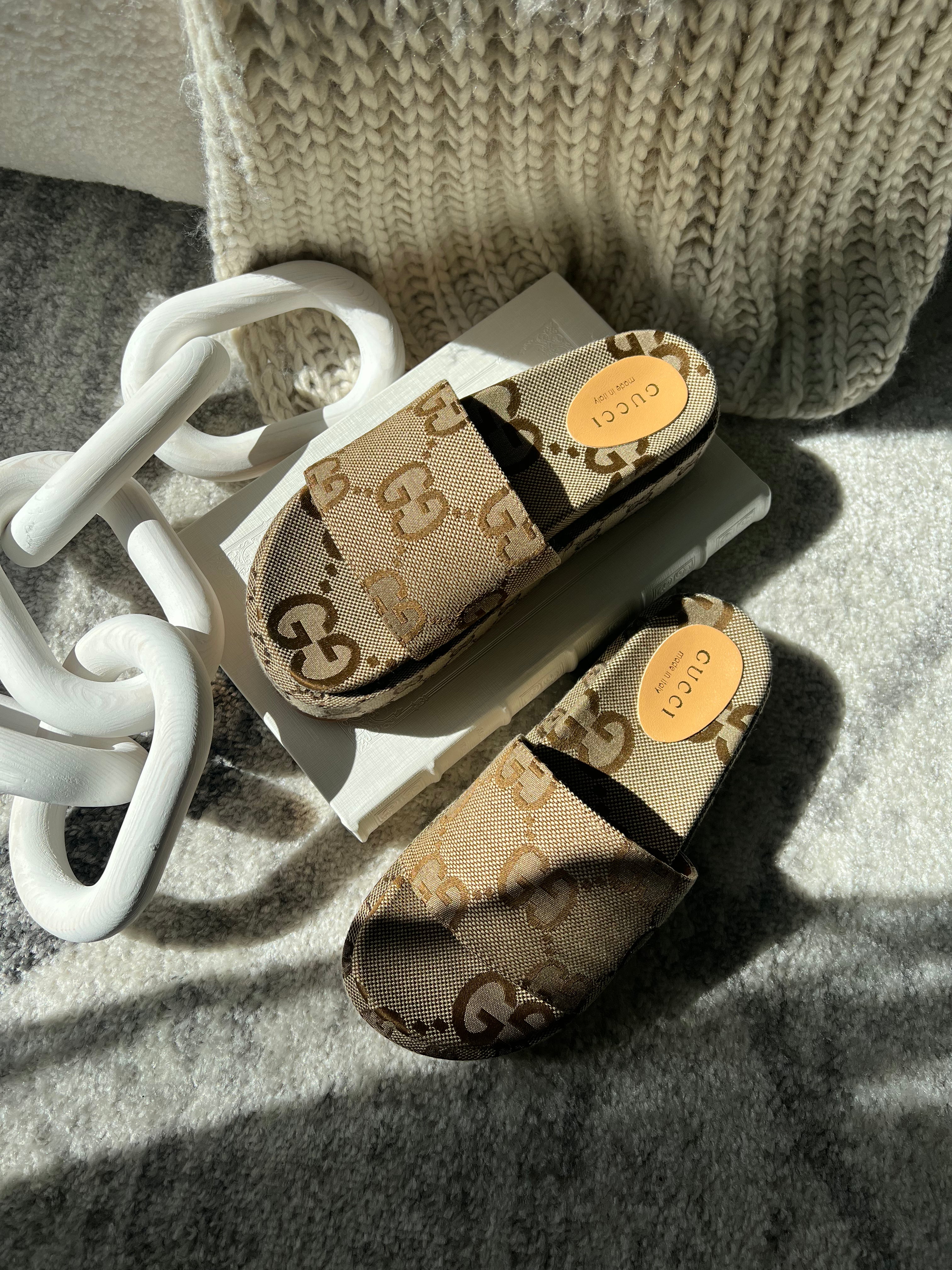 TOP GUCCI G*G Giant Platform Slides - Brown