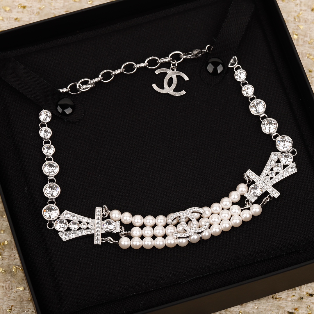 TOP CHANEL CC Choker Necklace