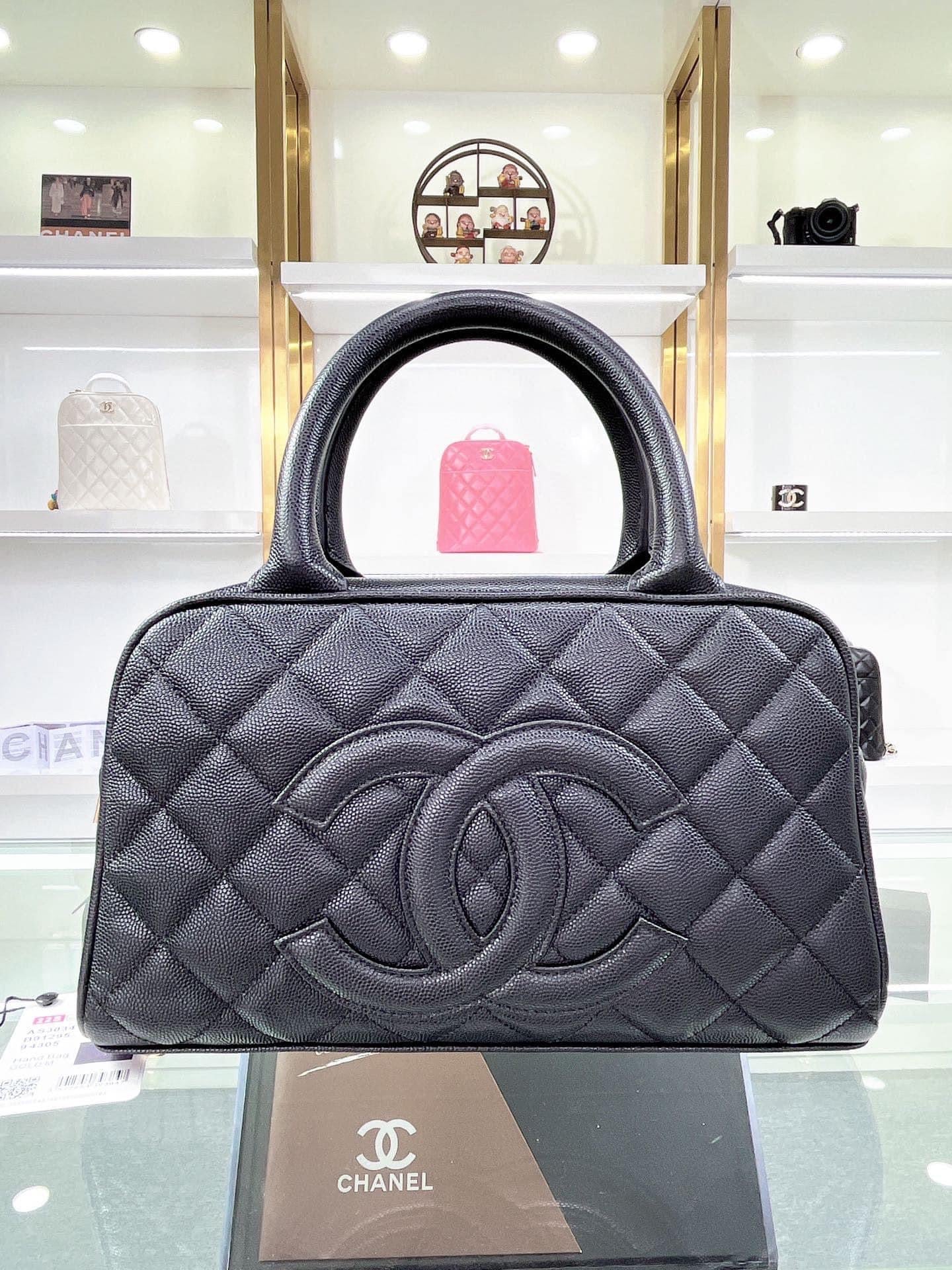 TOP CHANEL Bowler Mini Bag - Black