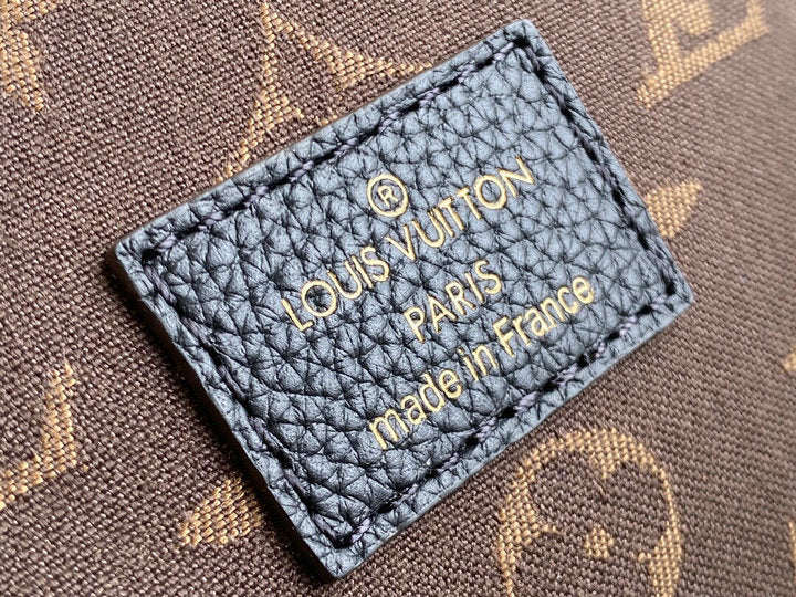 TOP Louis Vuitton LV  Cruiser PM Shoulder Bag 25 x 22.5 x 13cm - Black