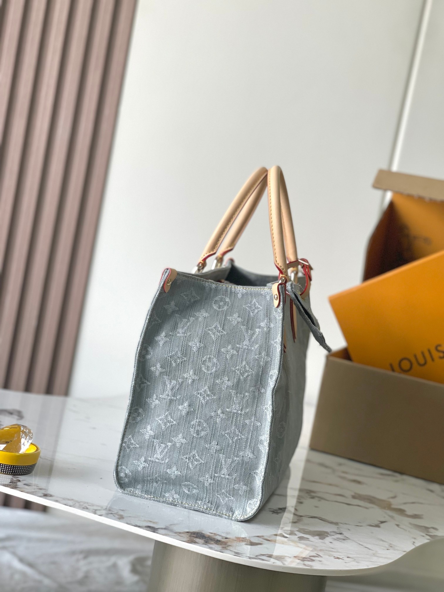 TOP Louis Vuitton LV On The Go Bag MM 35x27x14cm - Gray