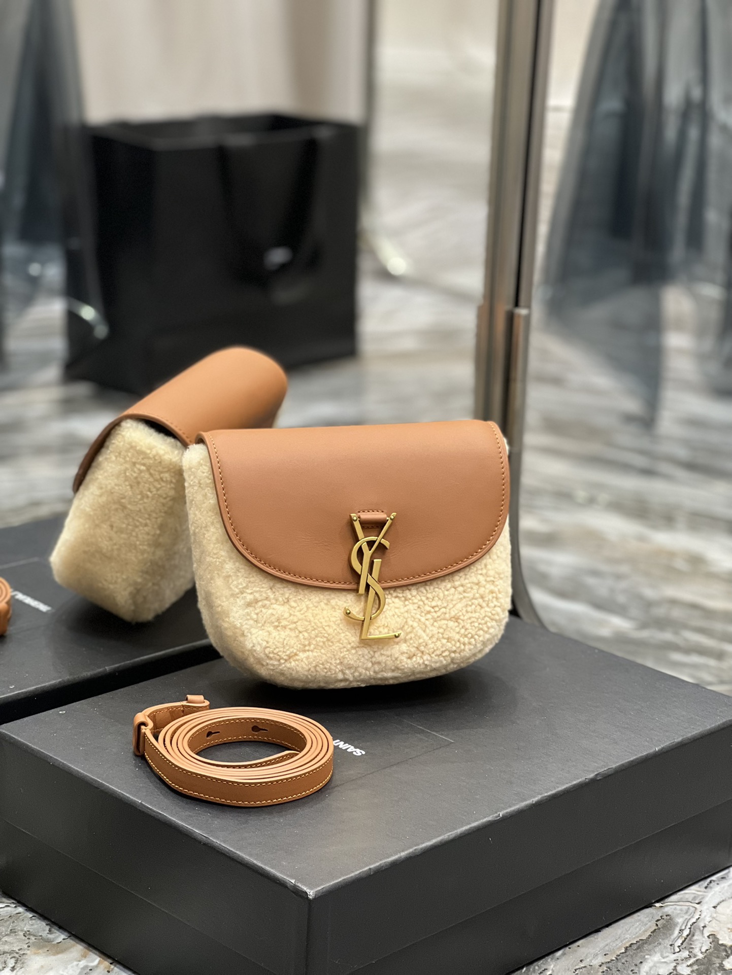 TOP Yves Saint Laurent YSL 𝐊𝐚𝐢𝐚 𝐒𝐦𝐚𝐥𝐥 Lamb Wool With Cowhide Bag