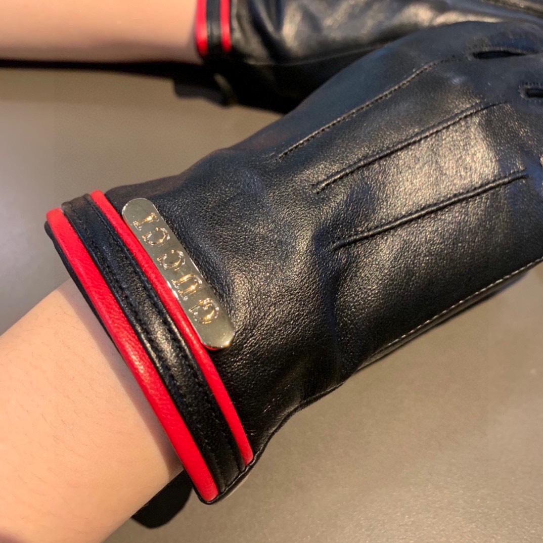 TOP GUCCI Women's Sheepskin Gloves with Red Decorative Edge - Black