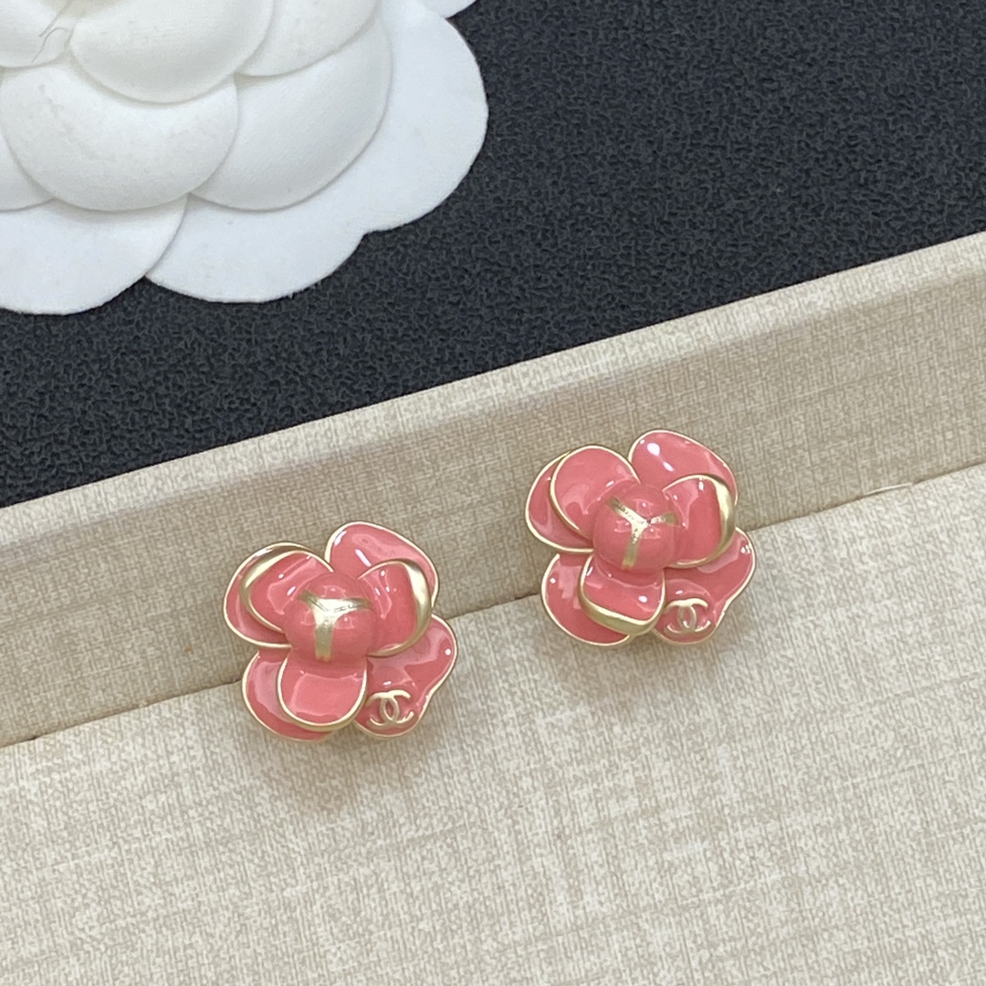 TOP CHANEL CC Flower Earrings - Gold/Pink