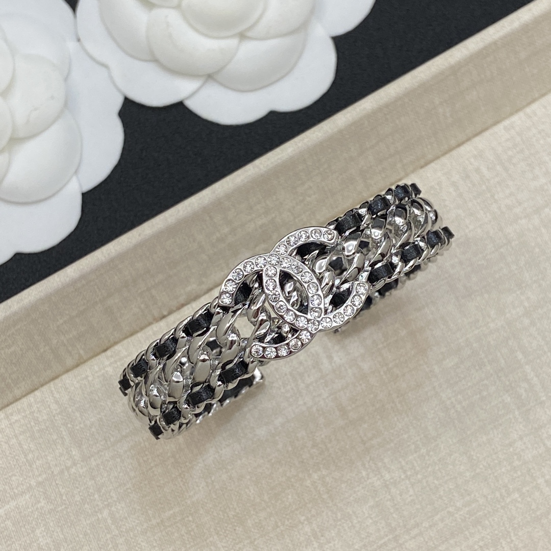 TOP CHANEL Bracelet - 2 Colors