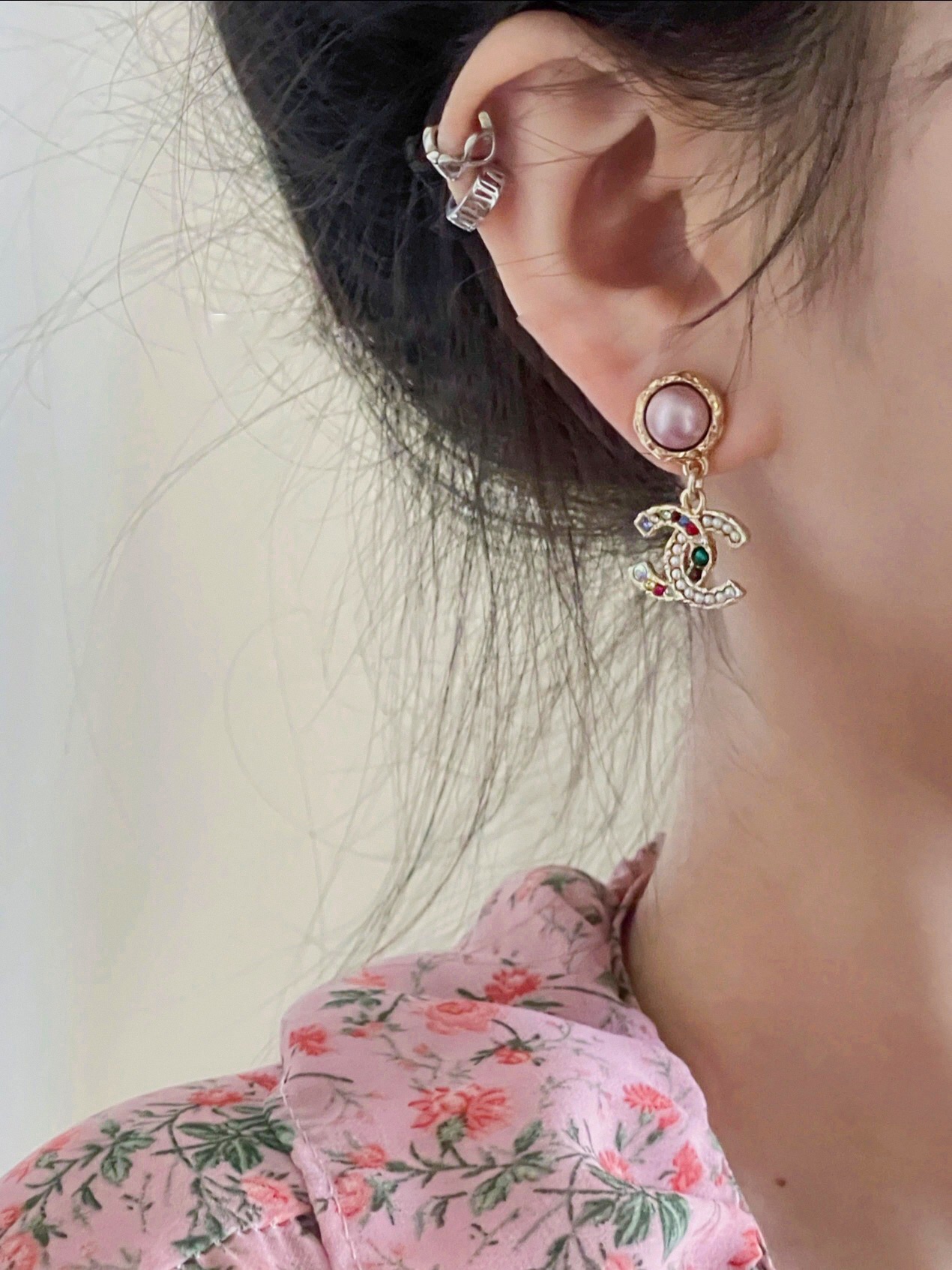 TOP CHANEL Earrings