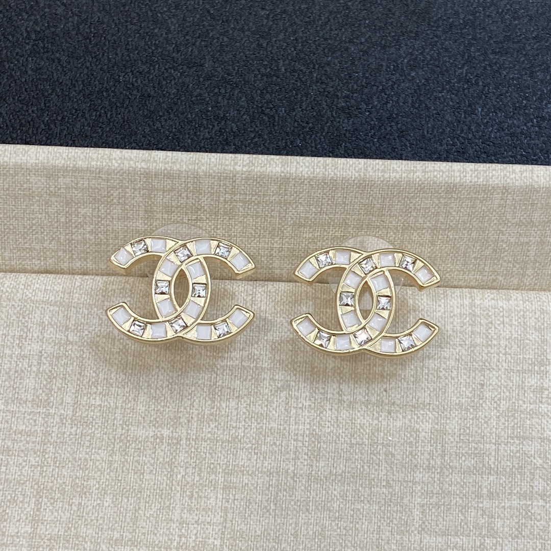 TOP CHANEL CC  Earrings- Gold