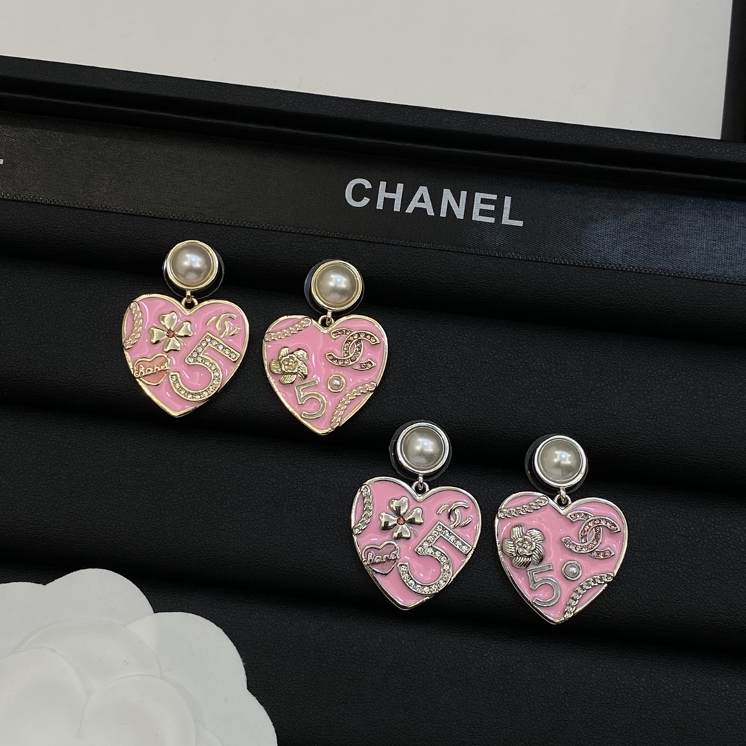 TOP CHANEL Pink Heart Earrings - 2 Color