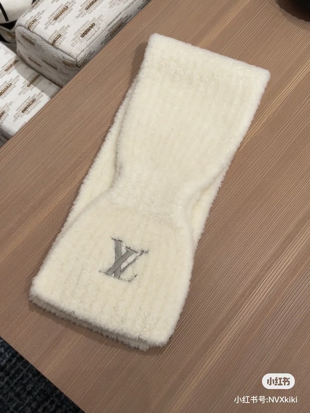 TOP Louis Vuitton LV Scarf 117*20cm - 2 Colors