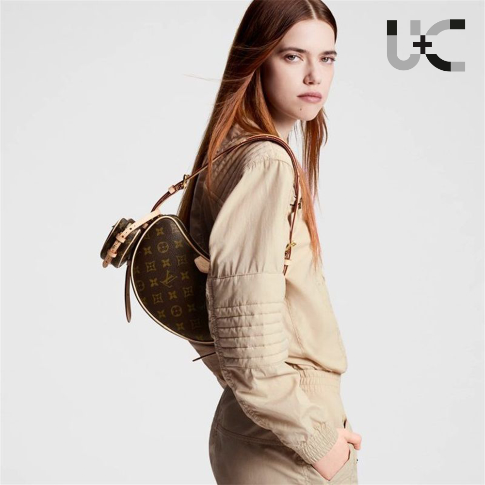 Louis Vuitton LV CROISSANT  Handbag (10A Mirror Version)