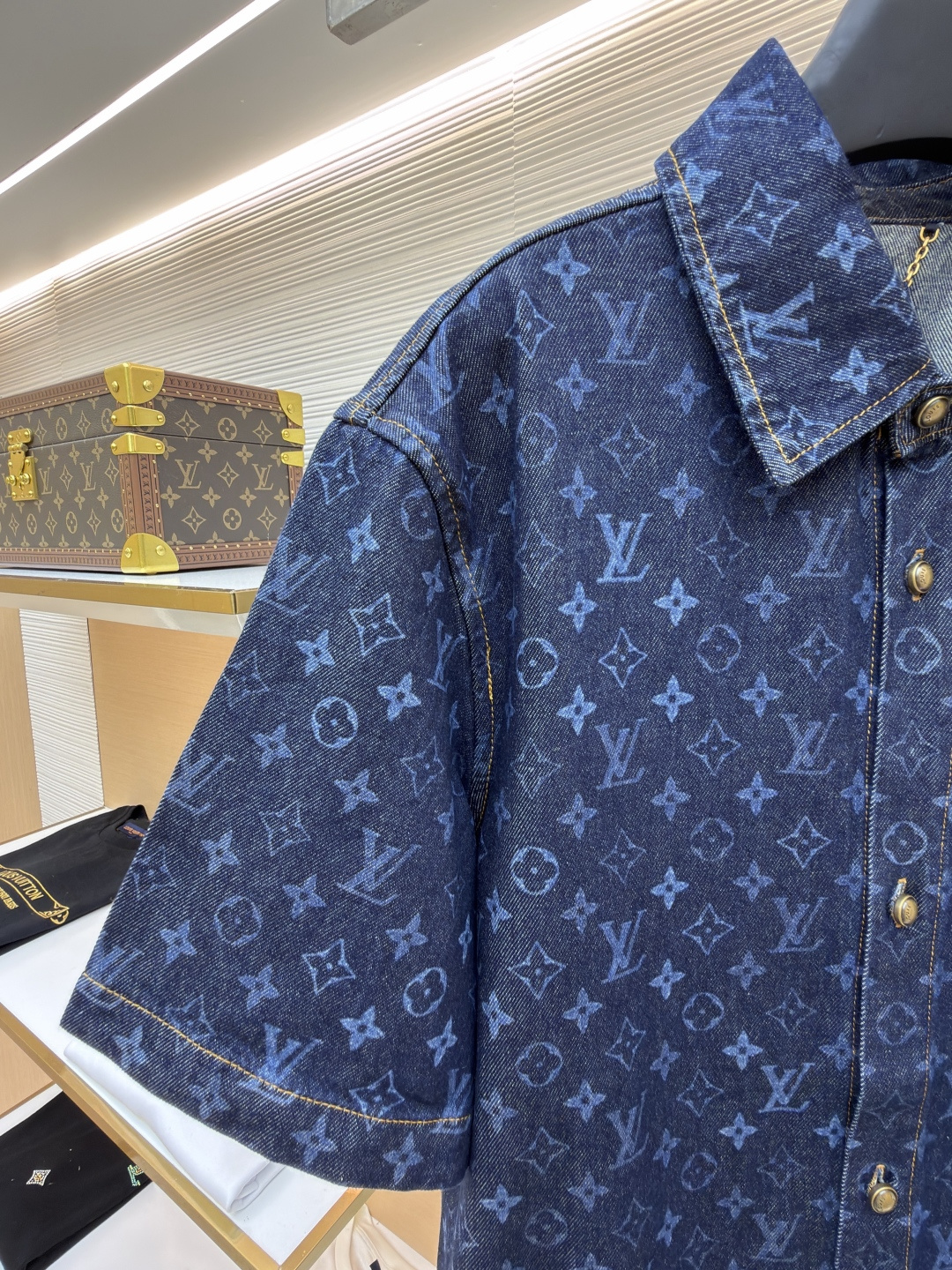 LOUIS VUITTON 字母提花渐变牛仔衬衫