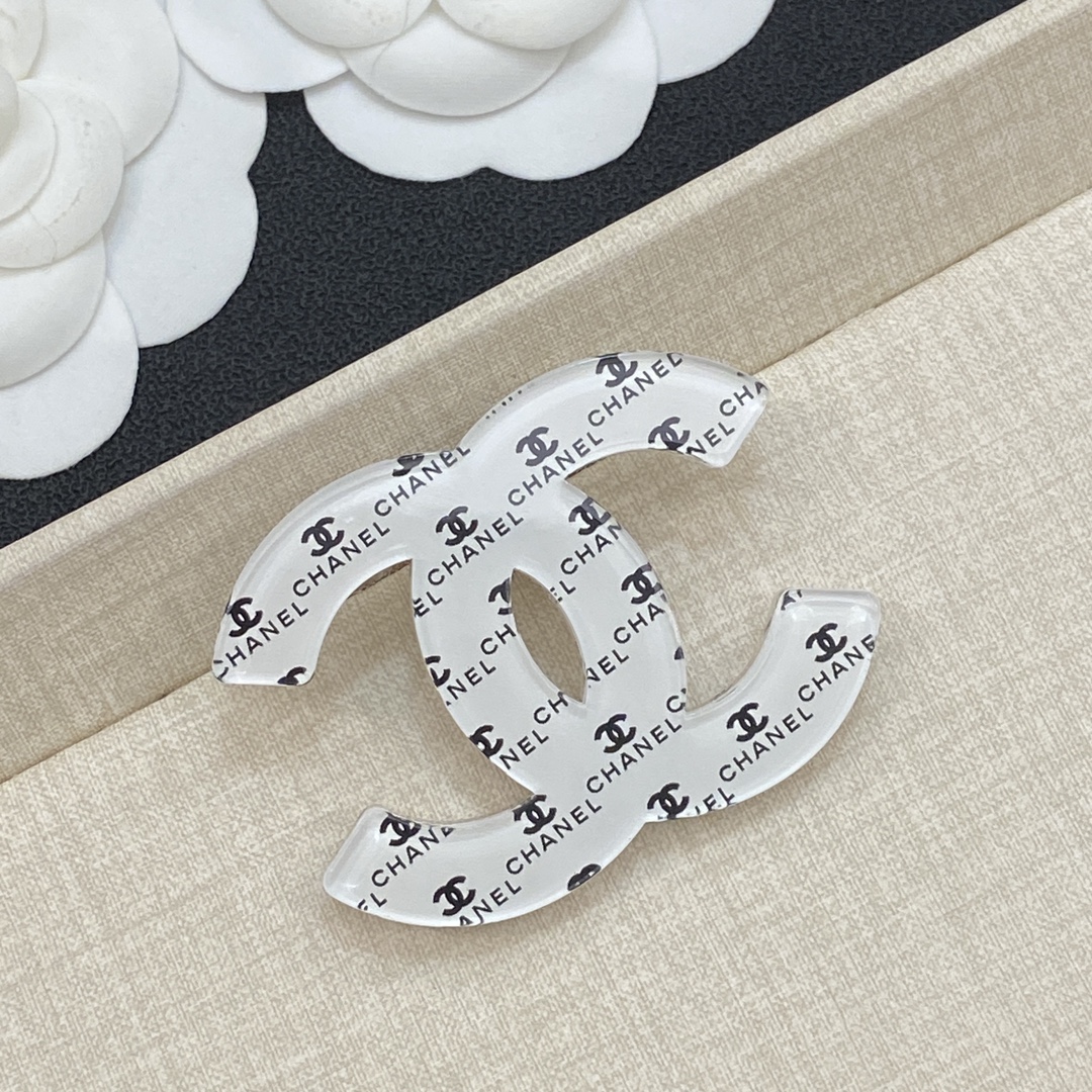 TOP CHANEL CC Brooch - 3 Colors