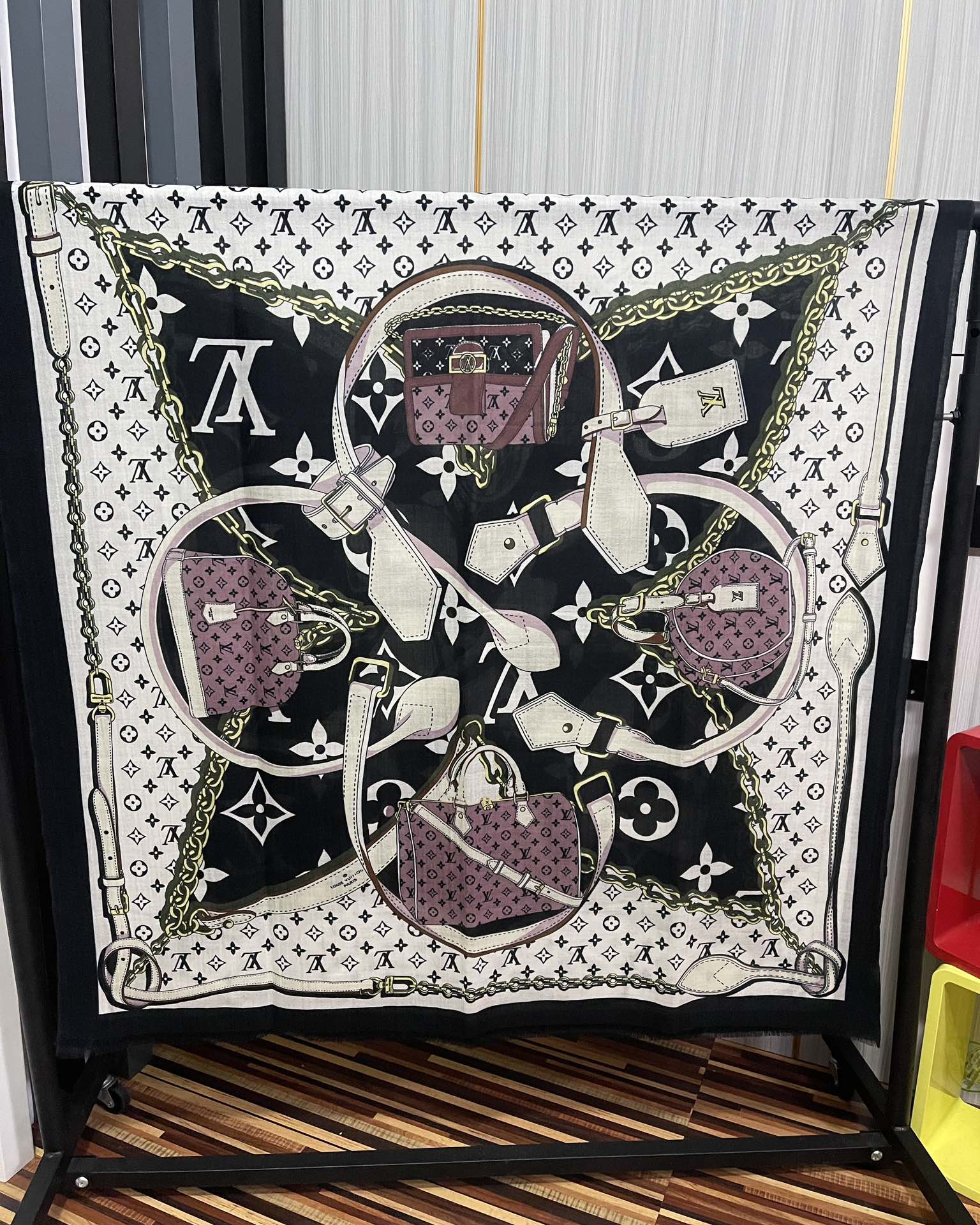 TOP Louis Vuitton LV Monogram Printed Cashmere Scarf 100 x 200 cm - 3 Colors