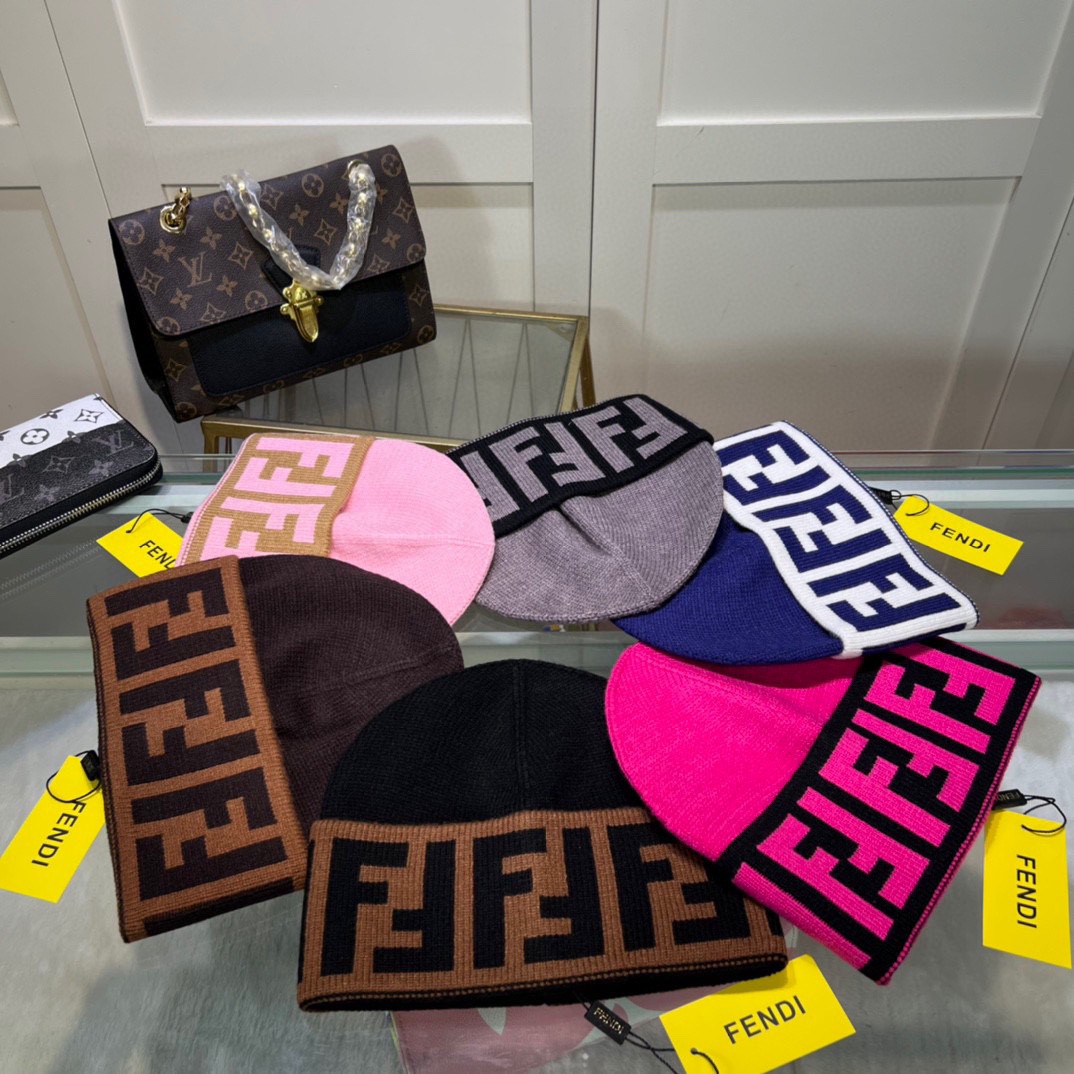 TOP FENDI FF Knitted Beanie Hat - 6 Color
