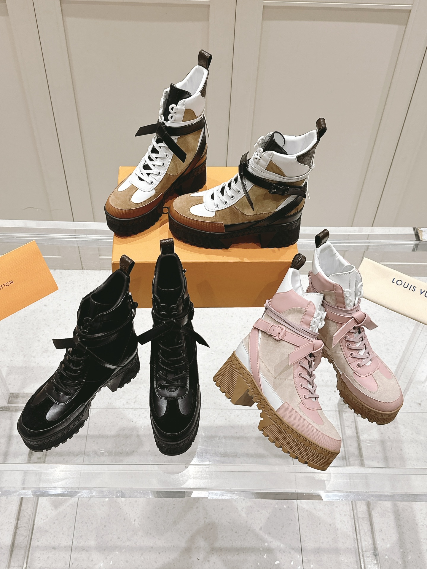 TOP Louis Vuitton LV  Short Boots - 3 Colors