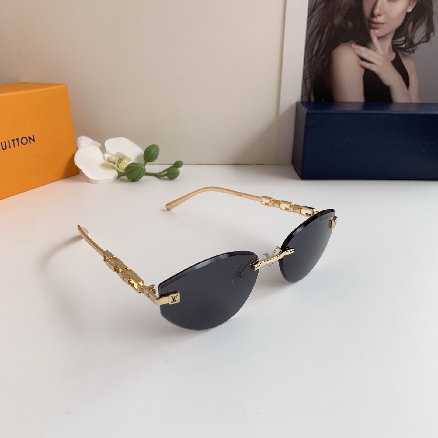 TOP Louis Vuitton LV Sunglasses - 3 Colors
